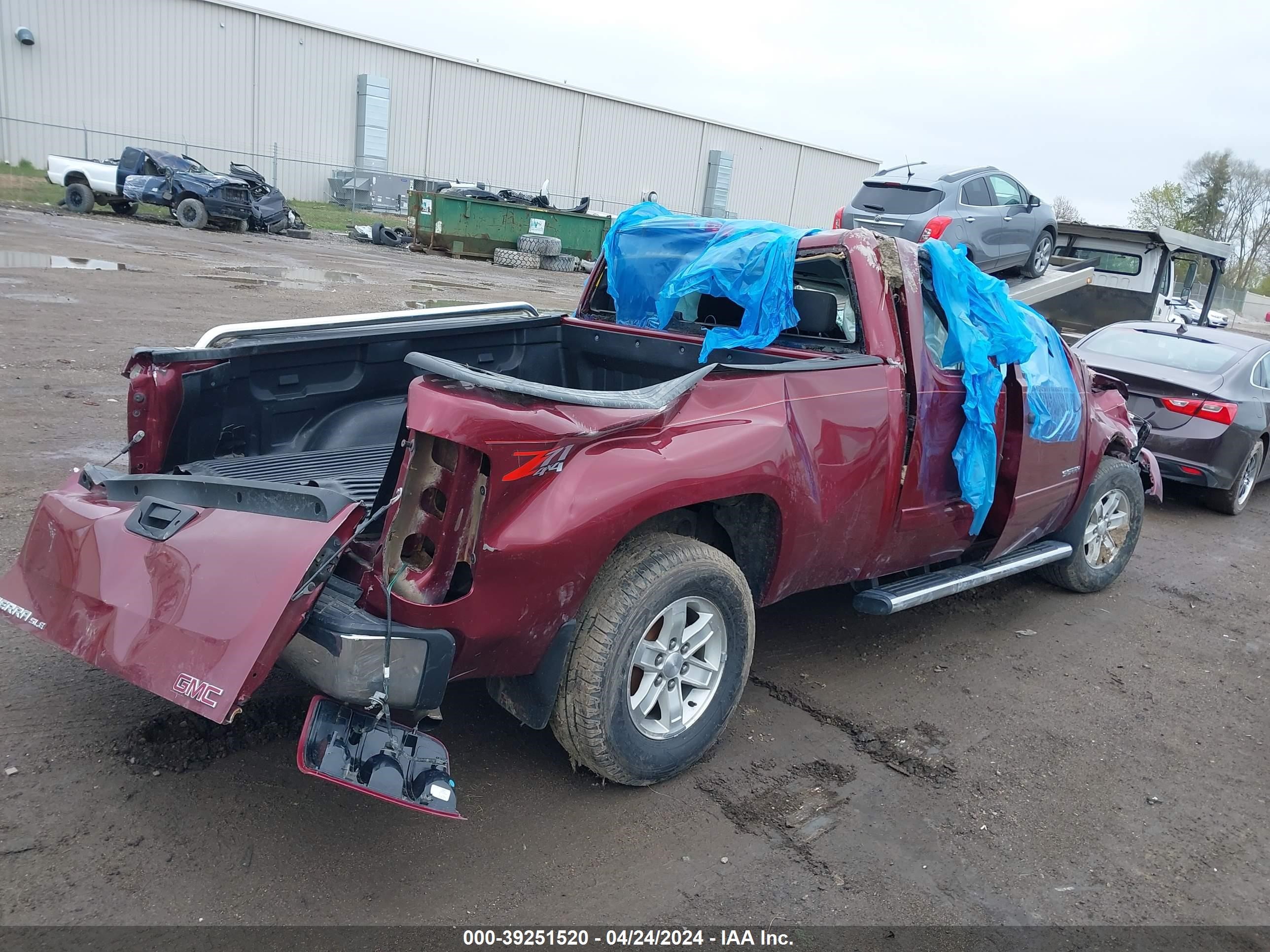 Photo 3 VIN: 1GTR2VE79DZ350751 - GMC SIERRA 