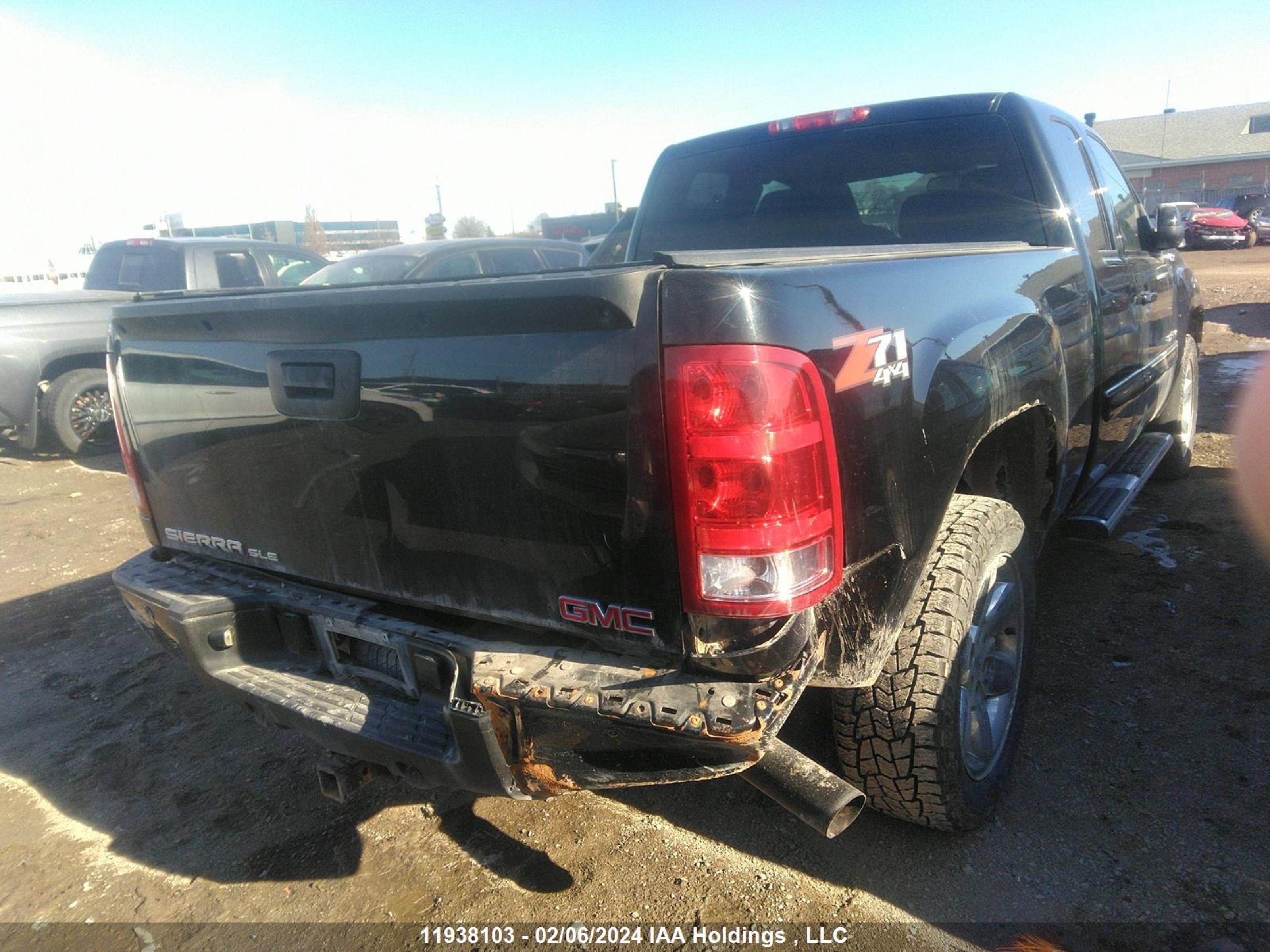 Photo 3 VIN: 1GTR2VE7XDZ246379 - GMC SIERRA 