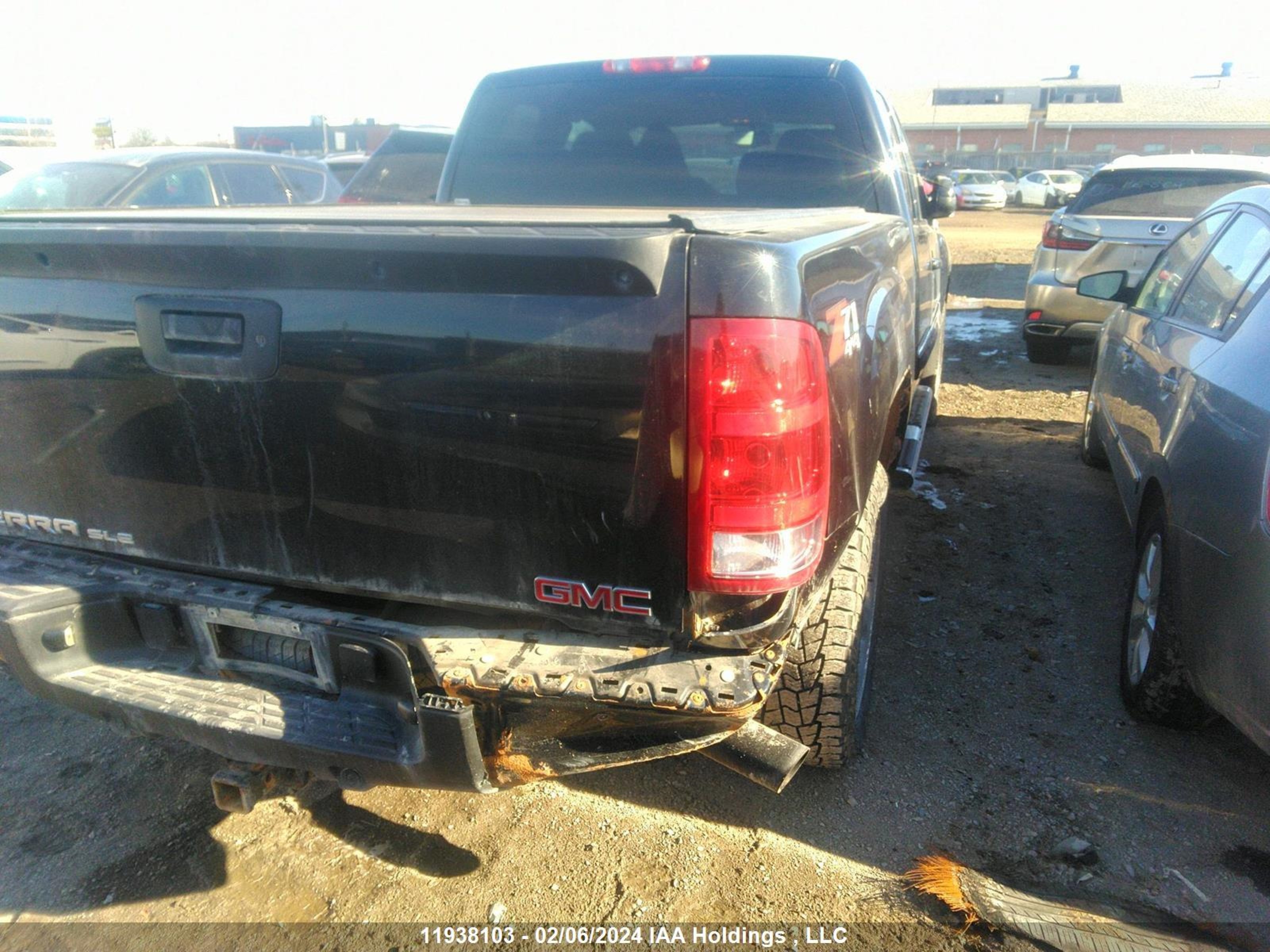 Photo 5 VIN: 1GTR2VE7XDZ246379 - GMC SIERRA 