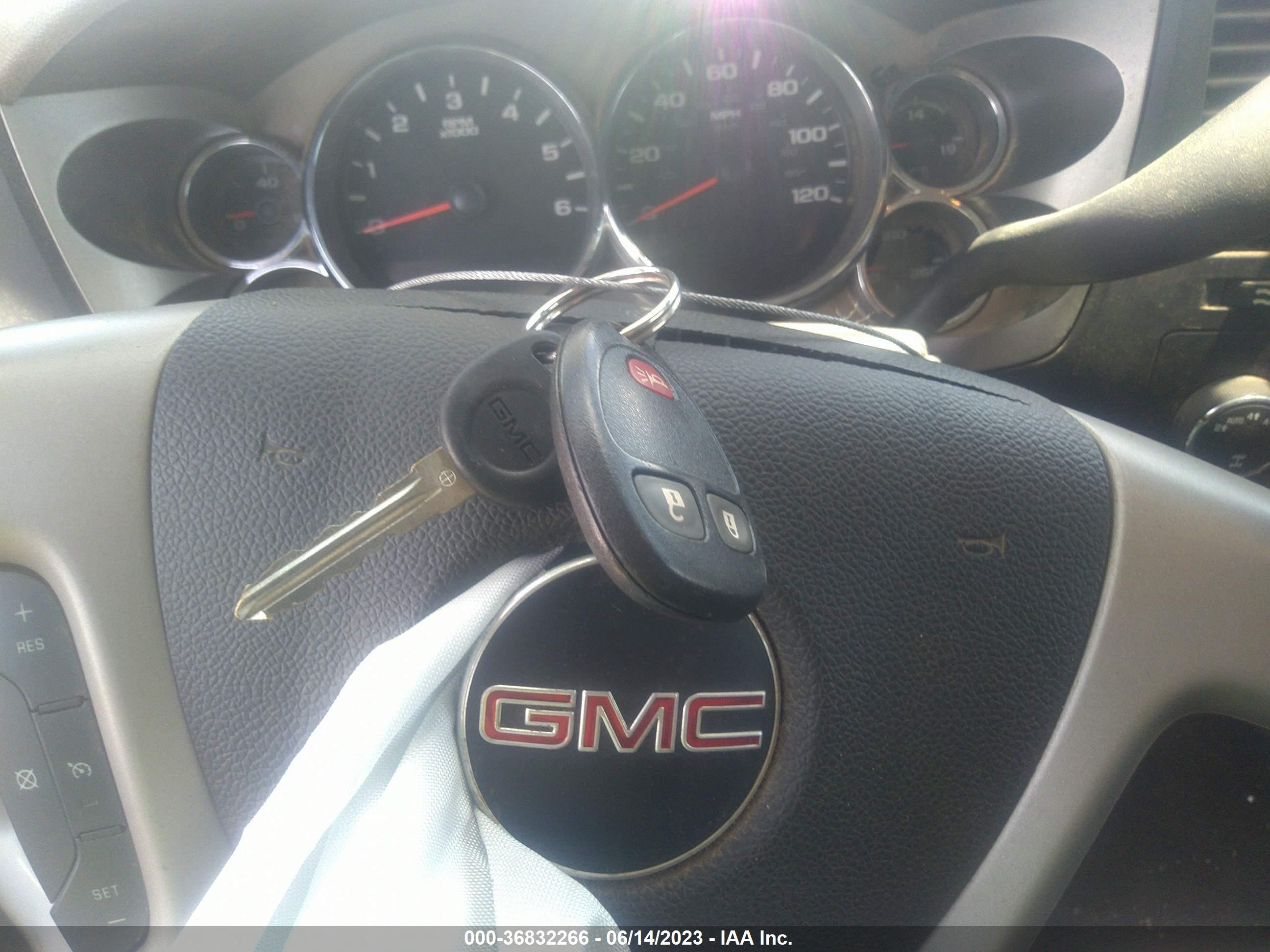 Photo 10 VIN: 1GTR2VEA8CZ283540 - GMC SIERRA 