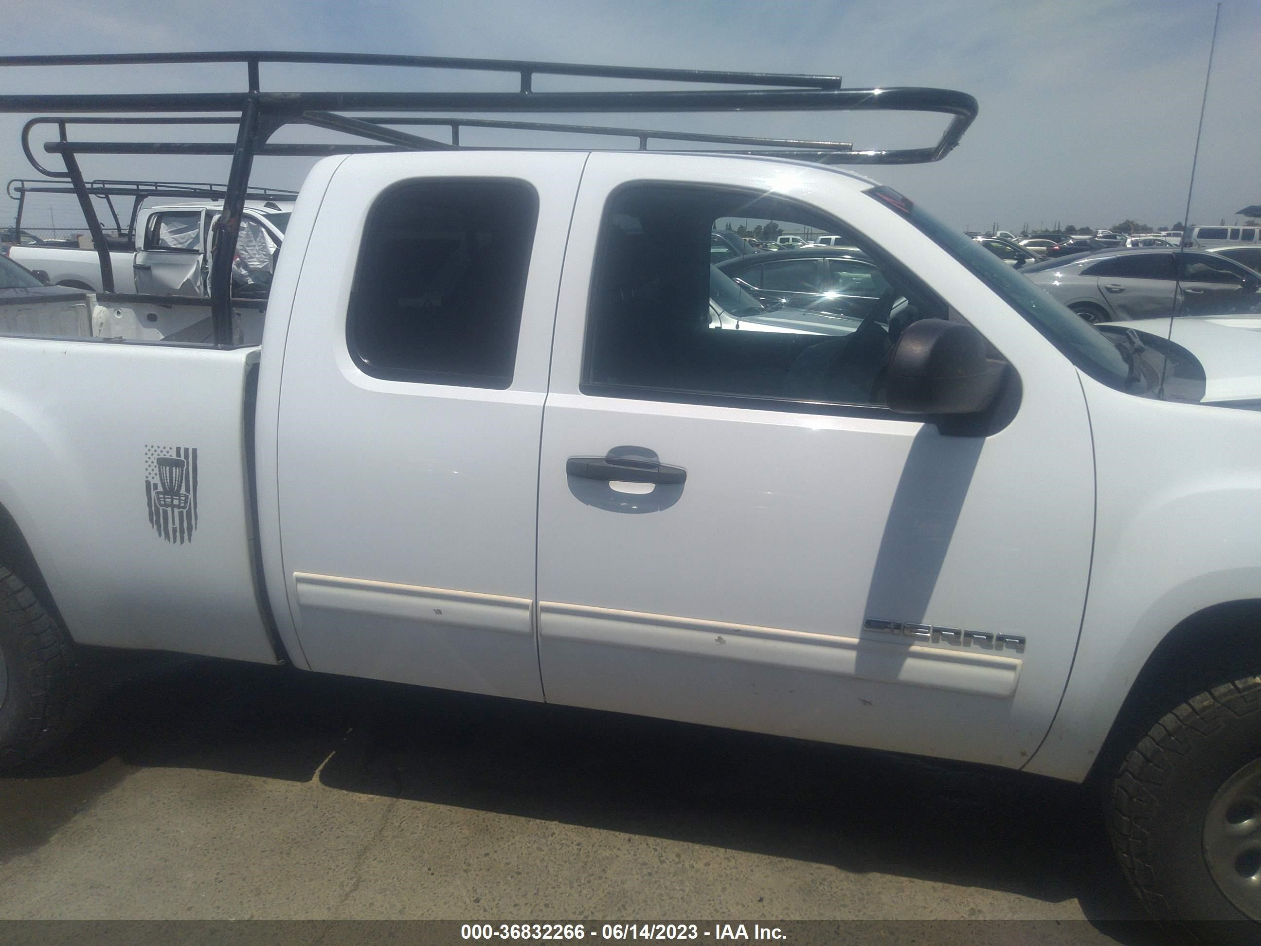 Photo 12 VIN: 1GTR2VEA8CZ283540 - GMC SIERRA 