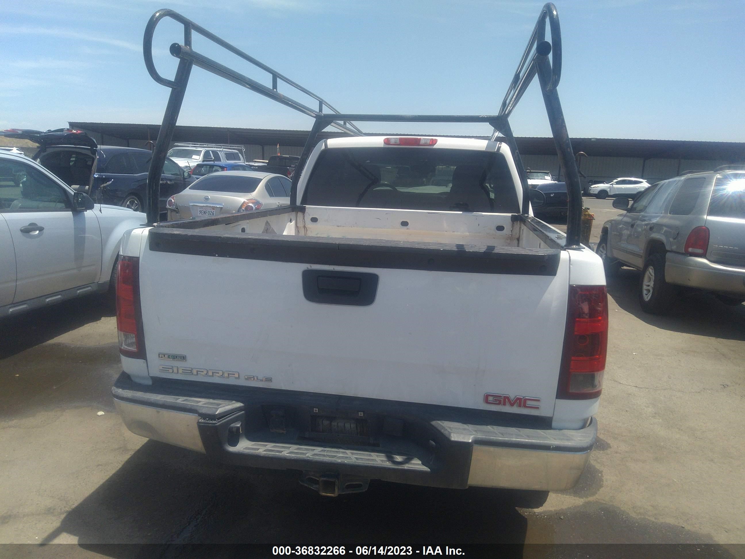 Photo 15 VIN: 1GTR2VEA8CZ283540 - GMC SIERRA 