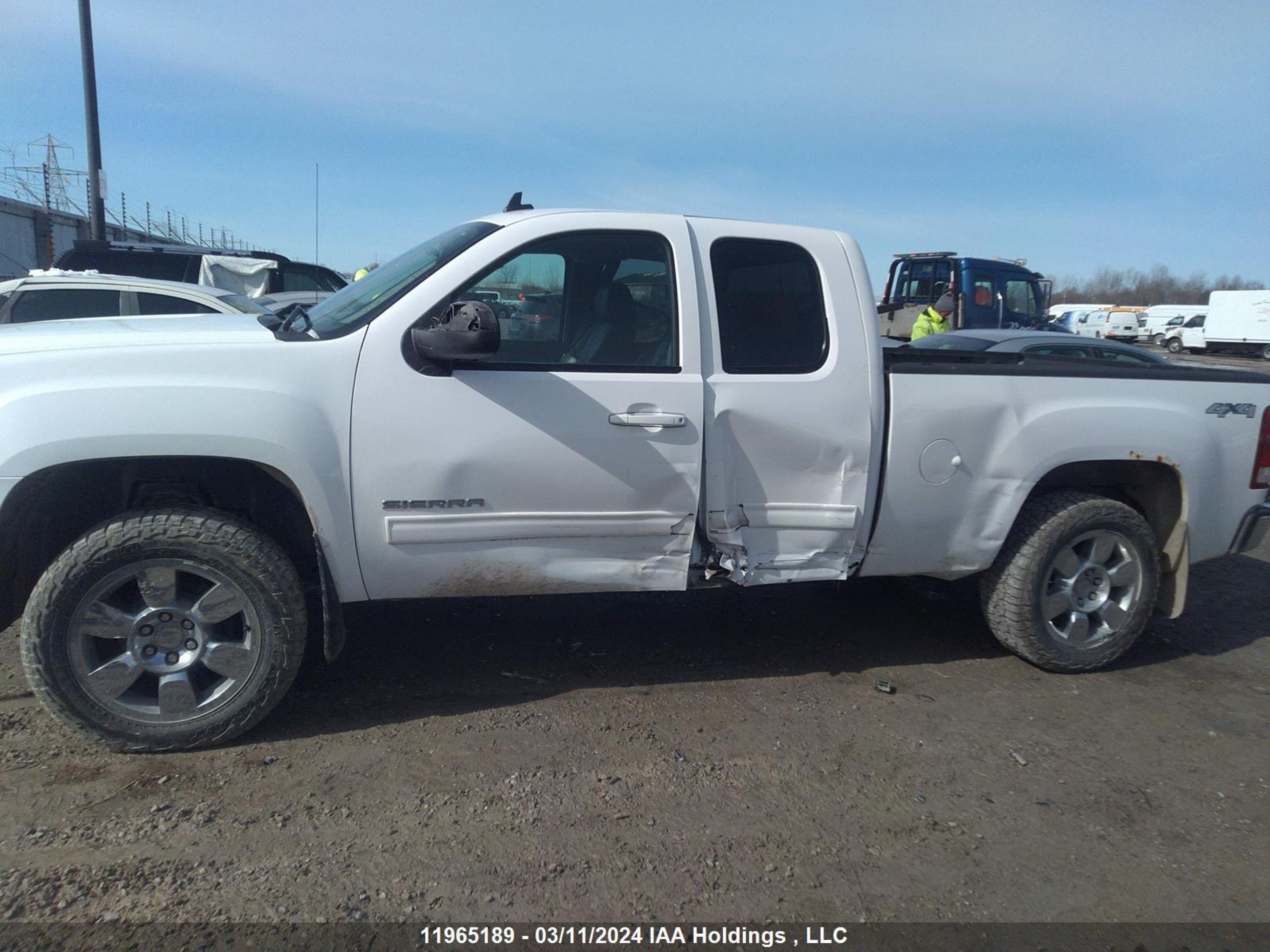 Photo 5 VIN: 1GTR2WE35BZ164270 - GMC SIERRA 