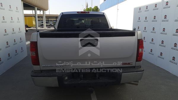 Photo 6 VIN: 1GTR2WE37BZ129570 - GMC SIERRA 