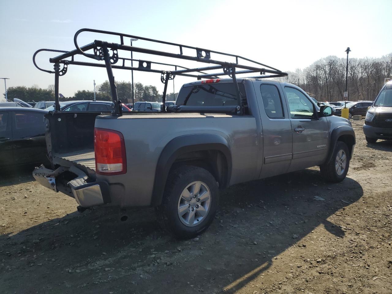 Photo 2 VIN: 1GTR2WE77DZ261394 - GMC SIERRA 