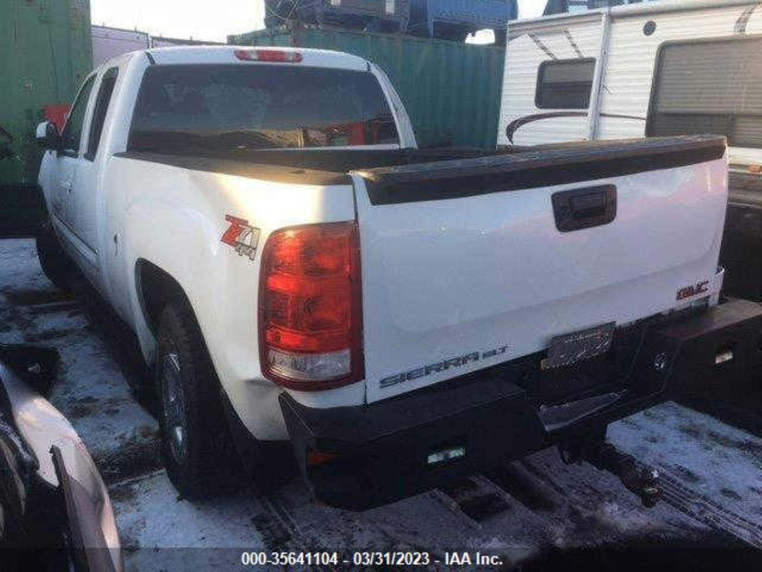 Photo 2 VIN: 1GTR2WE78DZ322171 - GMC SIERRA 