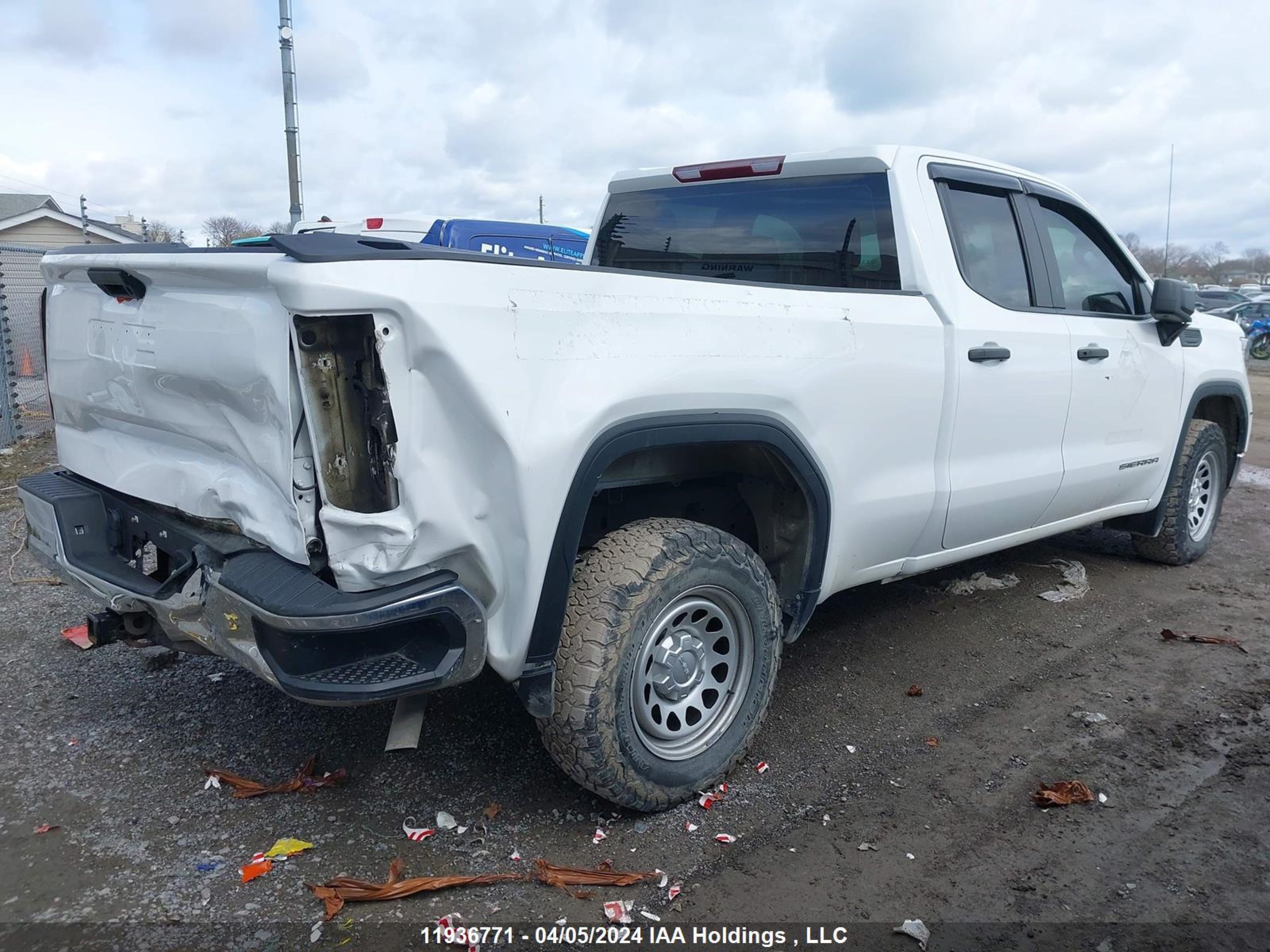 Photo 3 VIN: 1GTR8AEH2MZ255903 - GMC SIERRA 