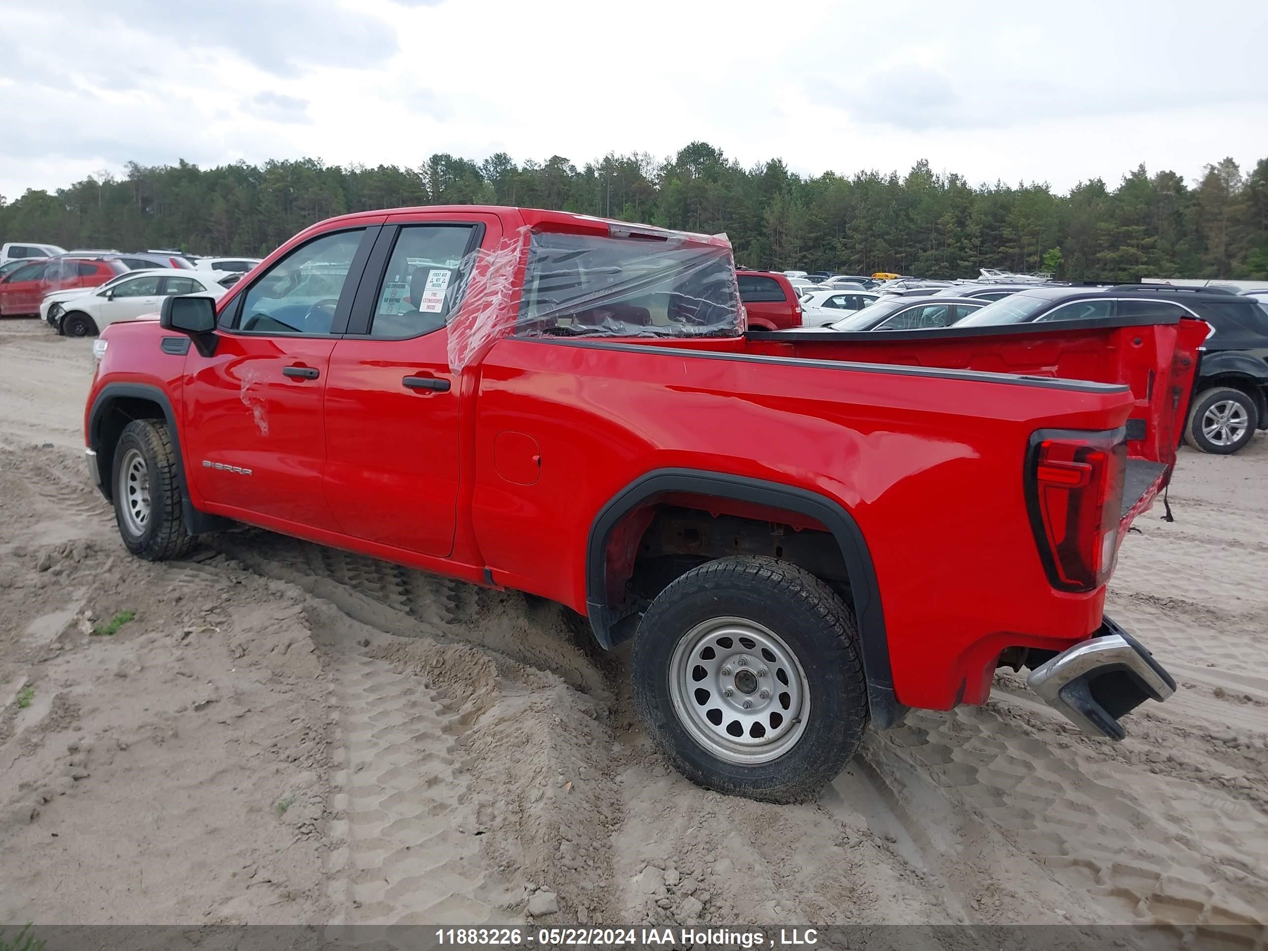 Photo 2 VIN: 1GTR8AEH2MZ311337 - GMC SIERRA 