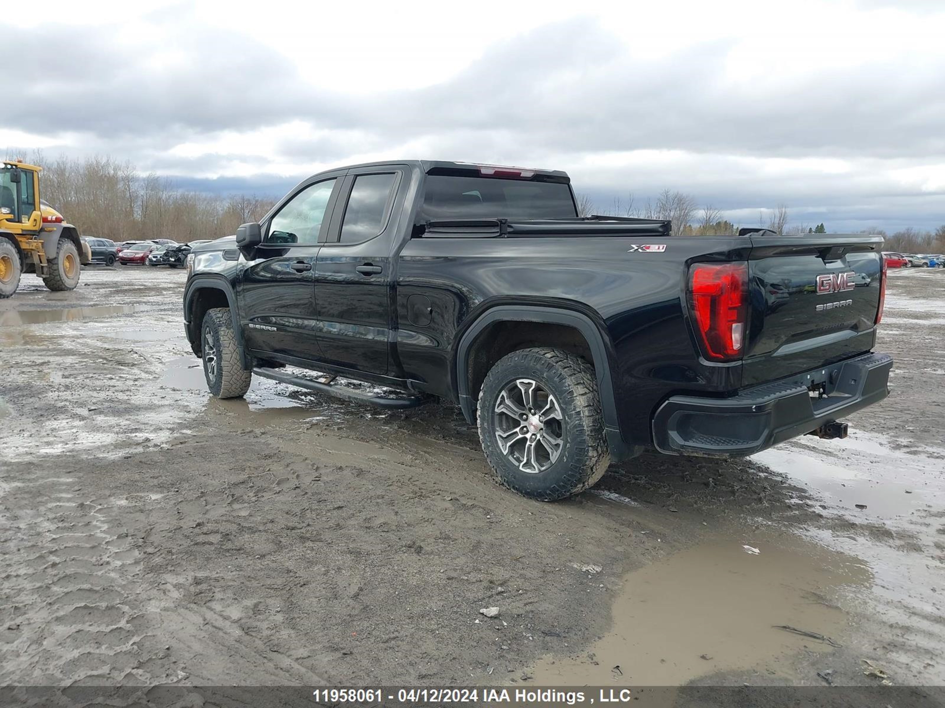 Photo 2 VIN: 1GTR9AEF6LZ284377 - GMC SIERRA 