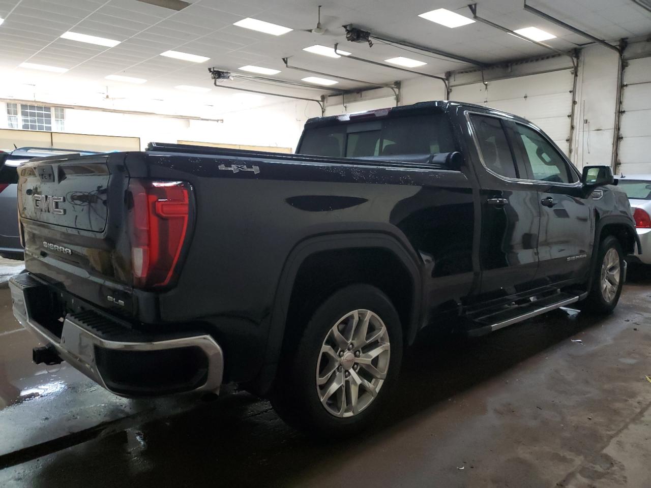 Photo 2 VIN: 1GTR9BED2NZ105999 - GMC SIERRA 