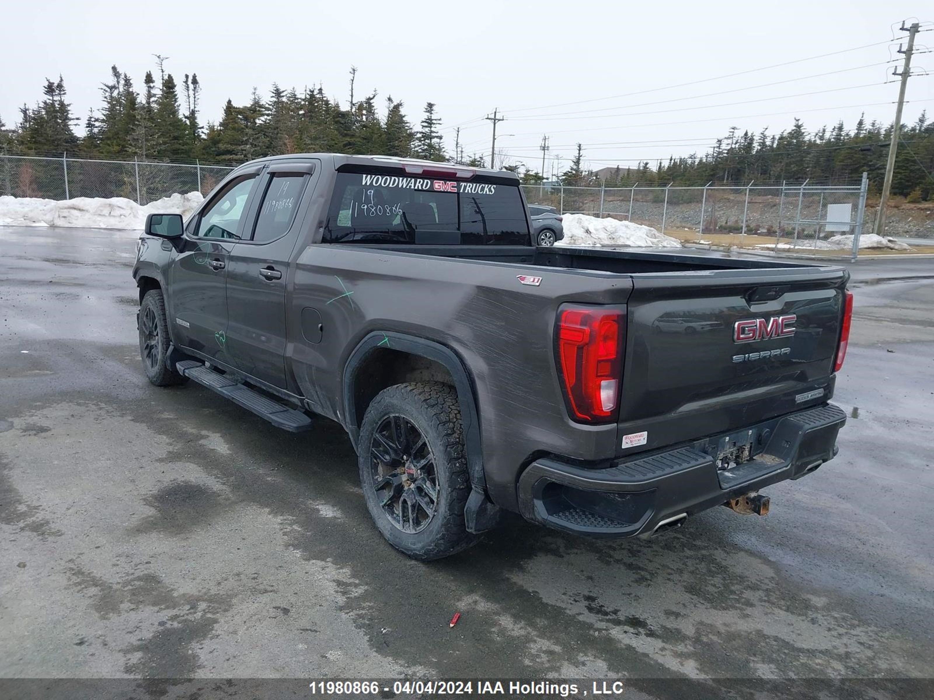 Photo 2 VIN: 1GTR9CED3KZ185895 - GMC SIERRA 