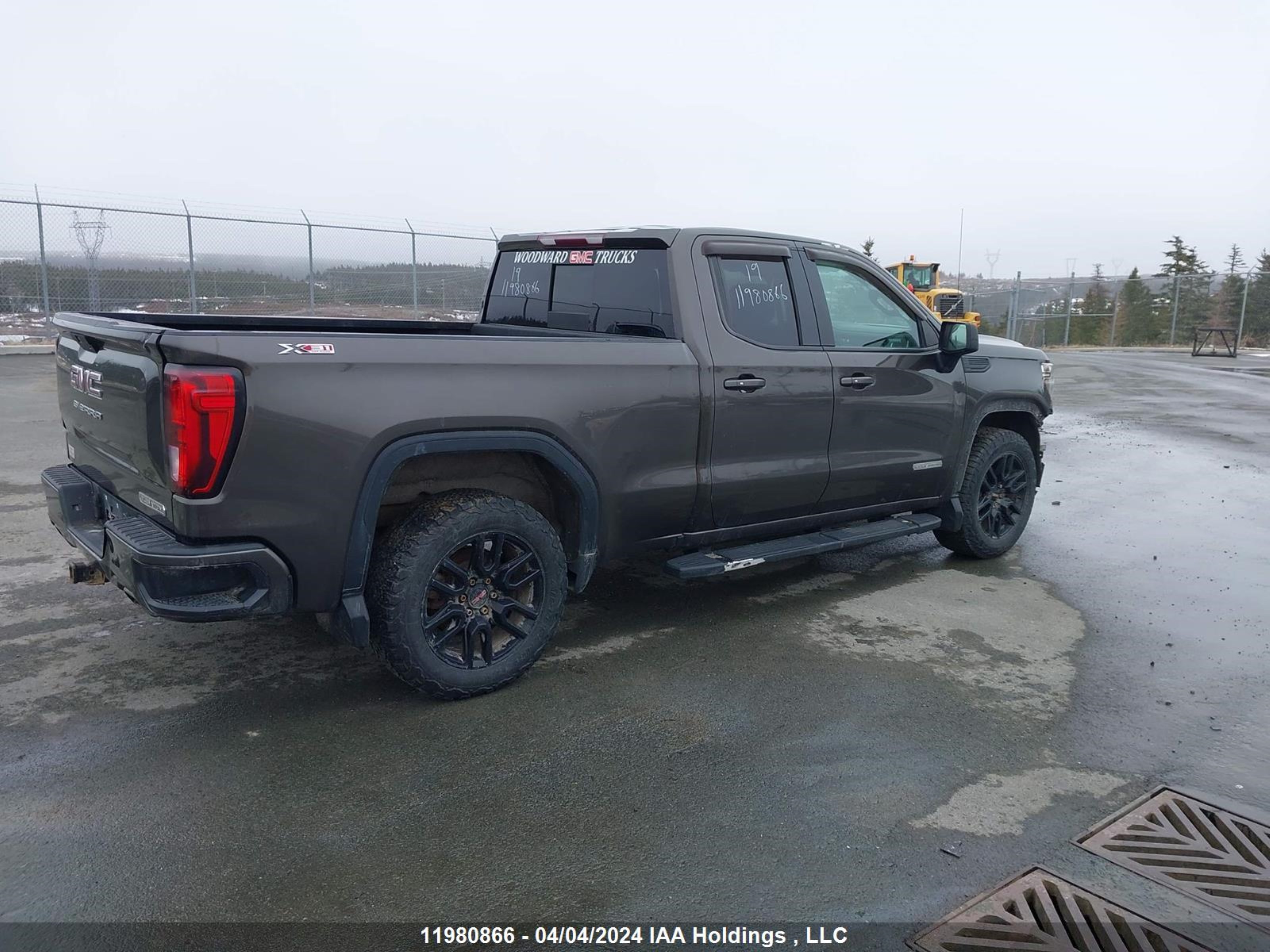 Photo 3 VIN: 1GTR9CED3KZ185895 - GMC SIERRA 