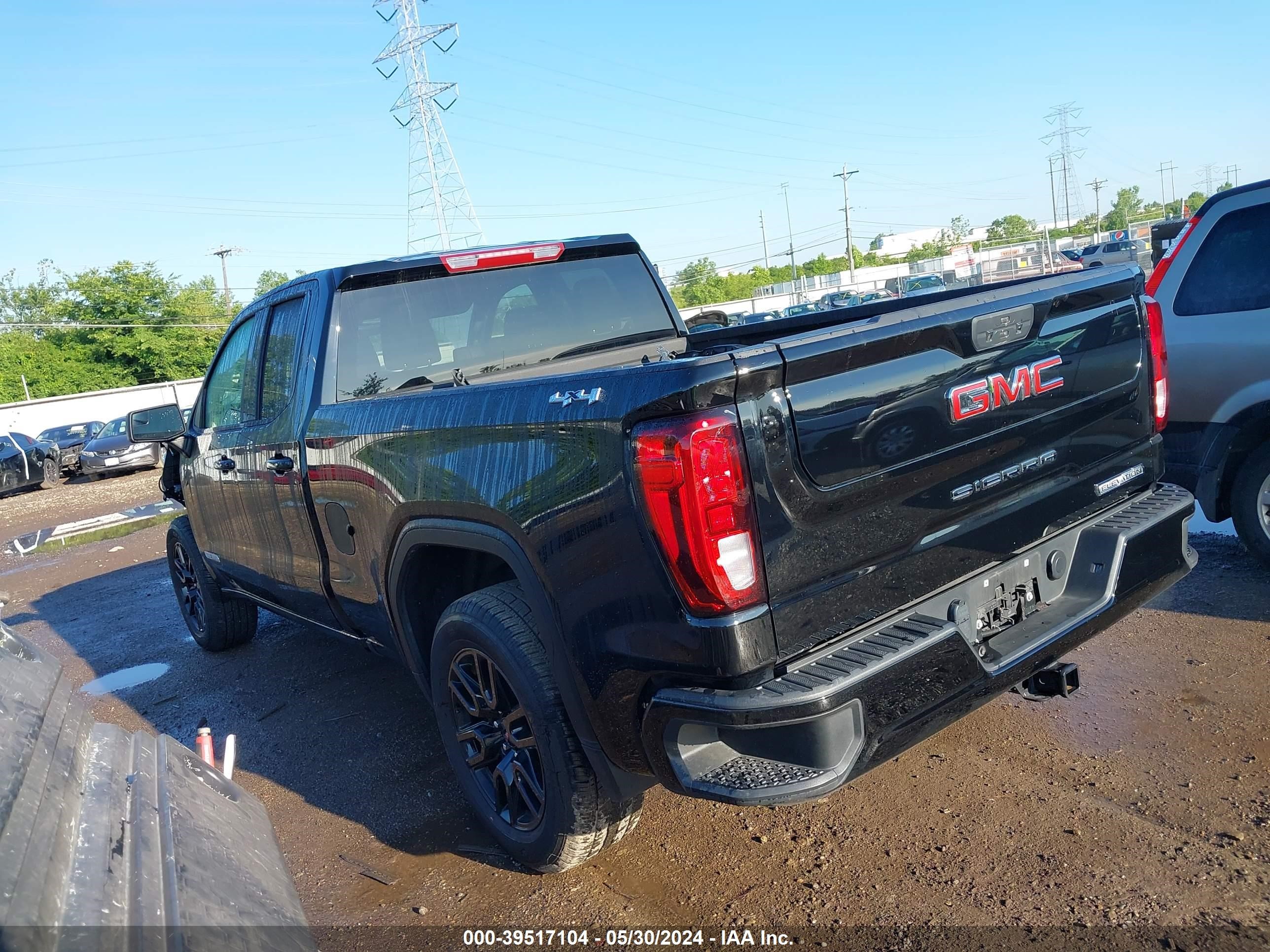 Photo 2 VIN: 1GTR9CEK9NZ225870 - GMC SIERRA 