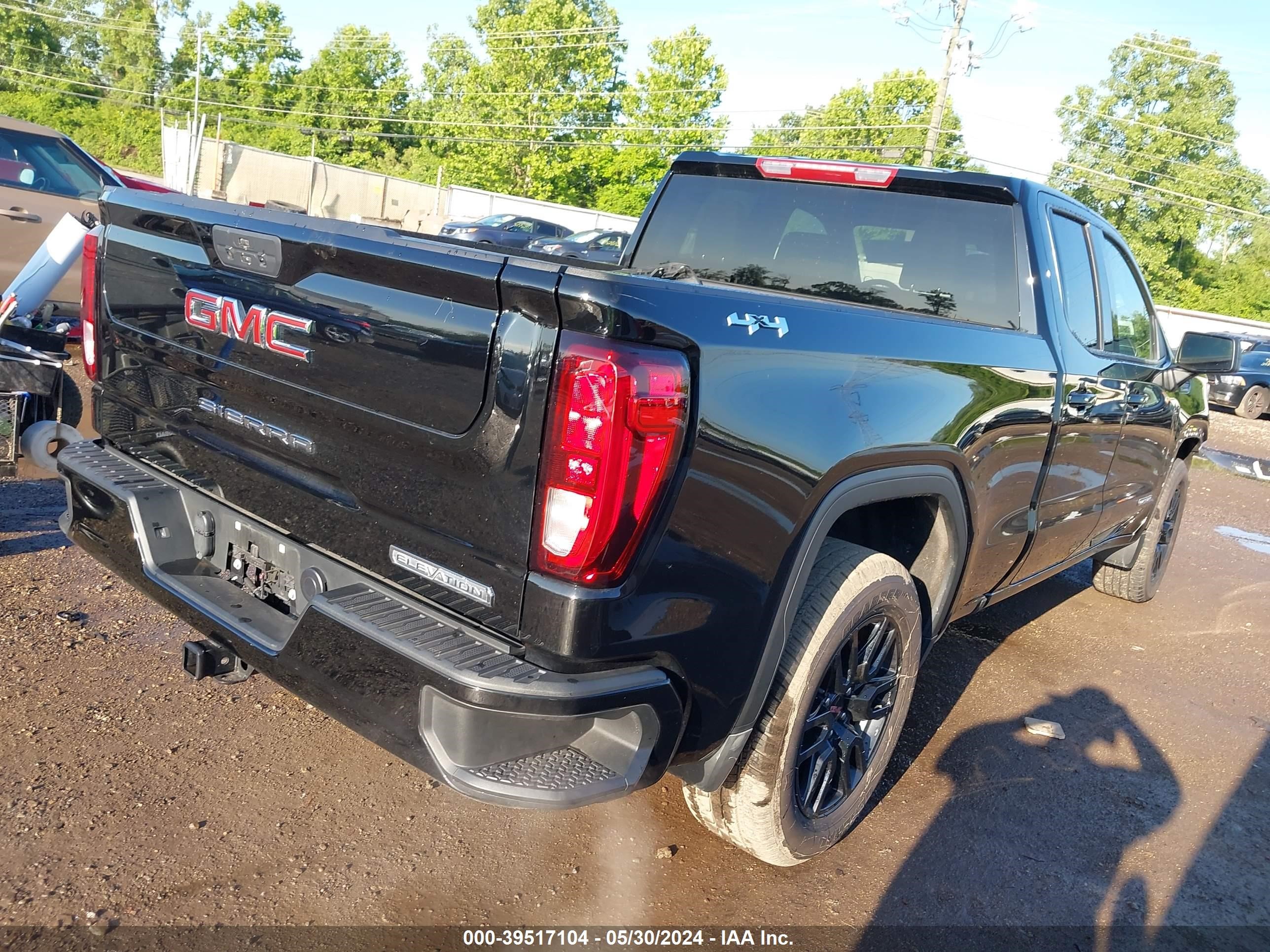 Photo 3 VIN: 1GTR9CEK9NZ225870 - GMC SIERRA 