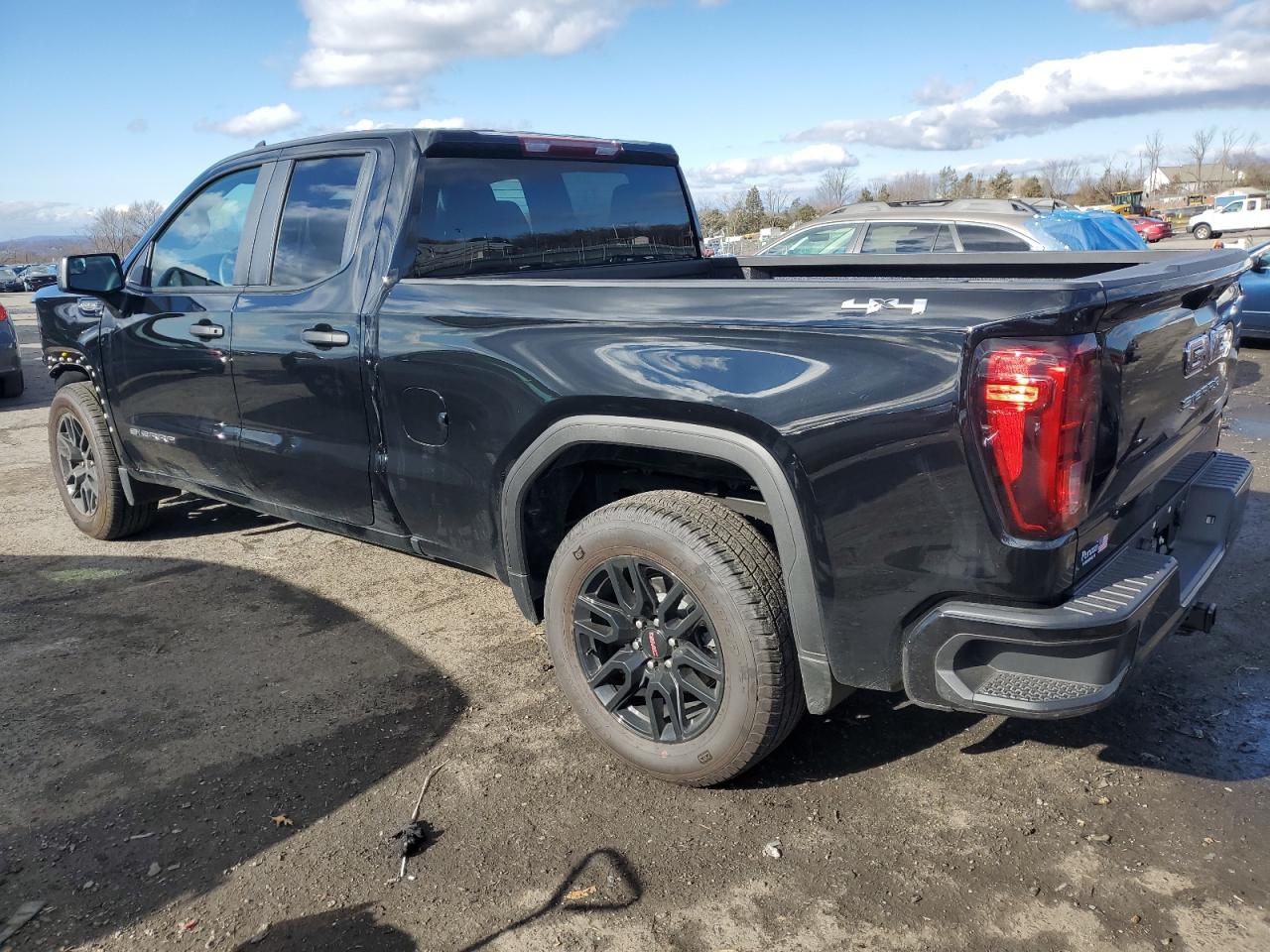 Photo 1 VIN: 1GTRUAED8PZ324333 - GMC SIERRA 