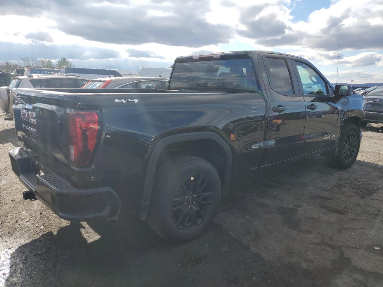 Photo 2 VIN: 1GTRUAED8PZ324333 - GMC SIERRA 