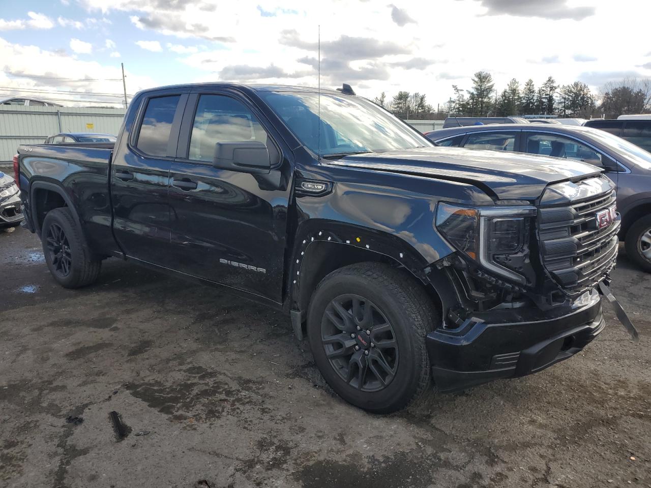 Photo 3 VIN: 1GTRUAED8PZ324333 - GMC SIERRA 