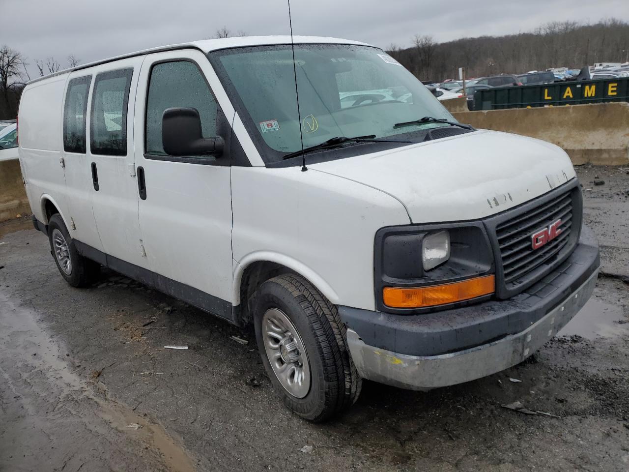 Photo 3 VIN: 1GTS7AF48B1125703 - GMC SAVANA 