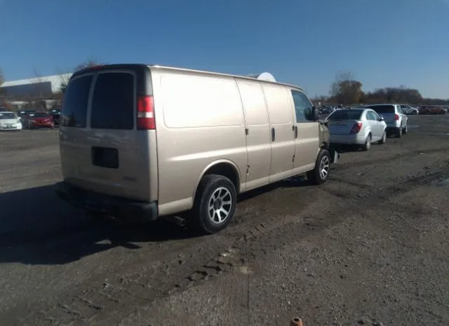 Photo 3 VIN: 1GTS7AFXXB1100246 - GMC SAVANA CARGO VAN 