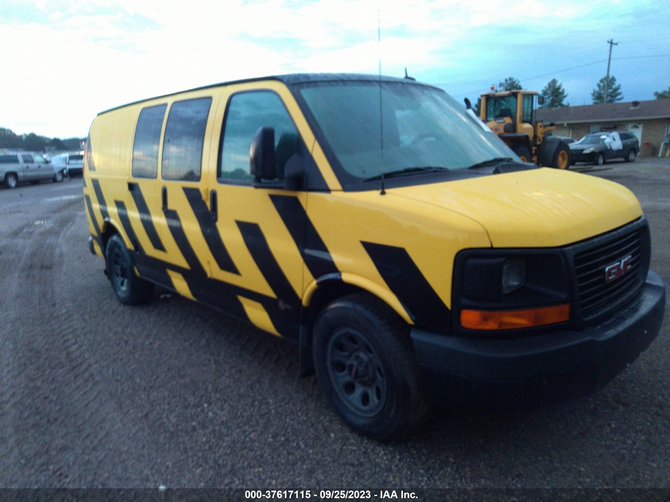 Photo 0 VIN: 1GTS8AF44E1131855 - GMC SAVANA 