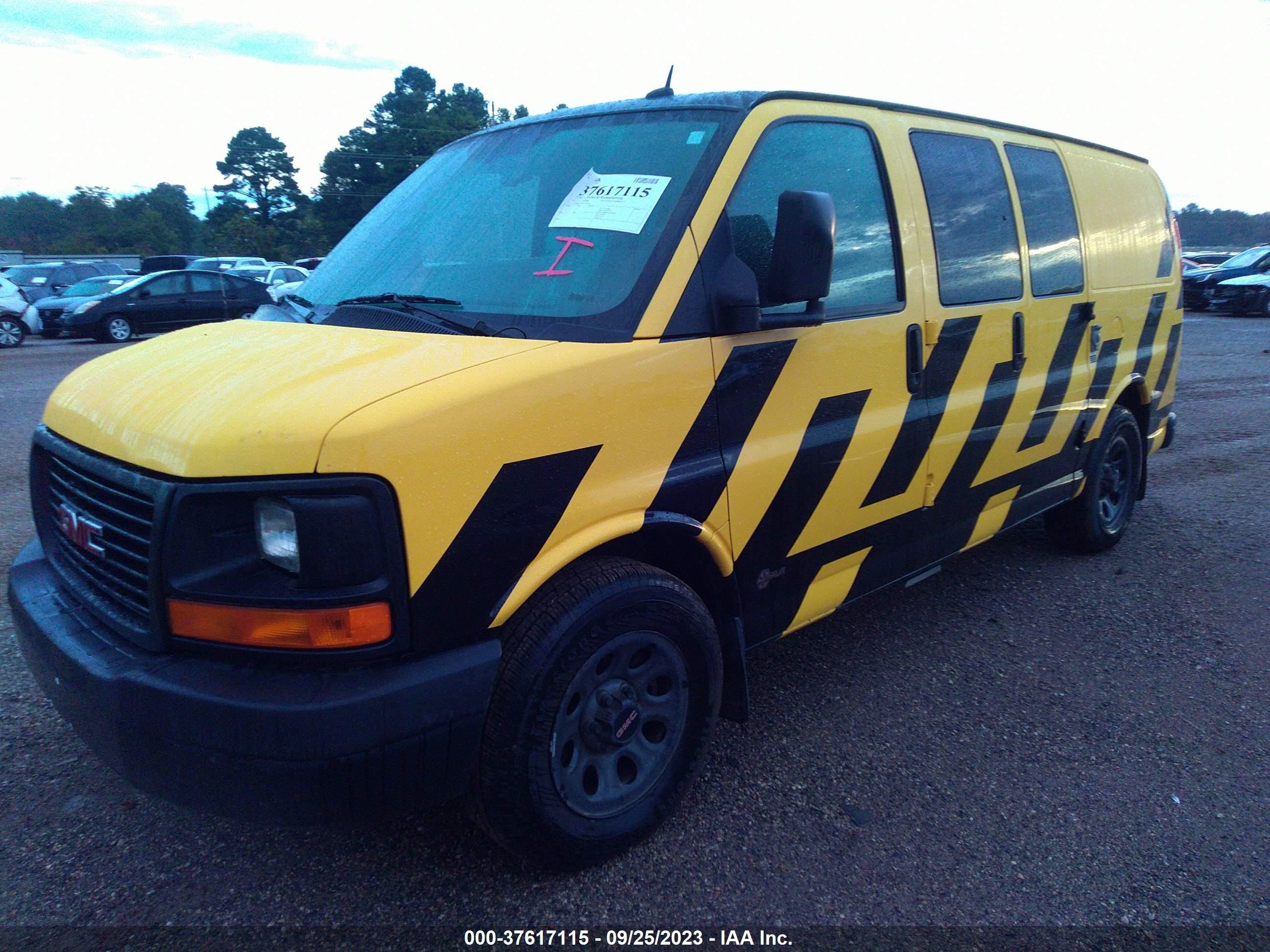 Photo 1 VIN: 1GTS8AF44E1131855 - GMC SAVANA 