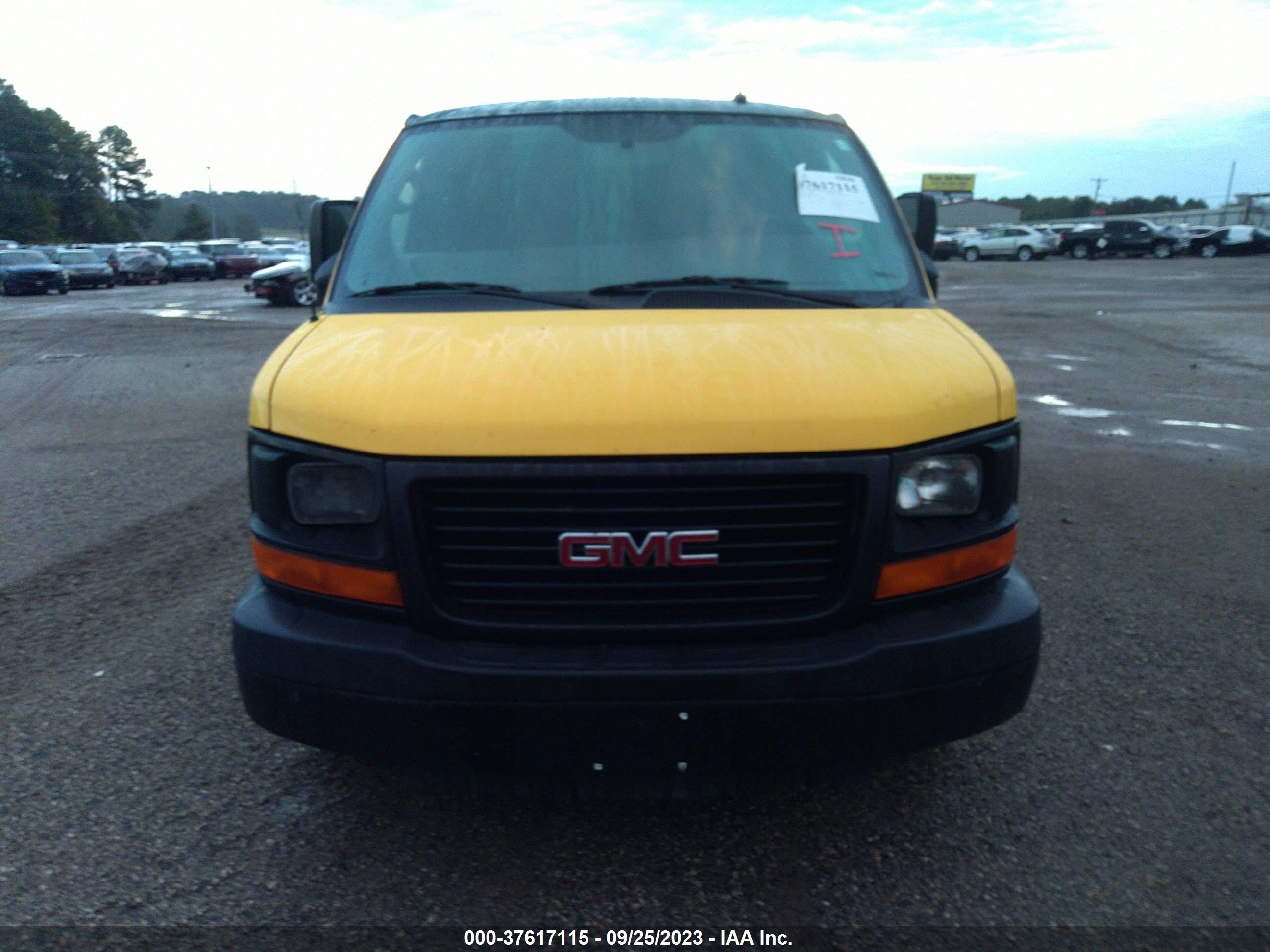 Photo 11 VIN: 1GTS8AF44E1131855 - GMC SAVANA 