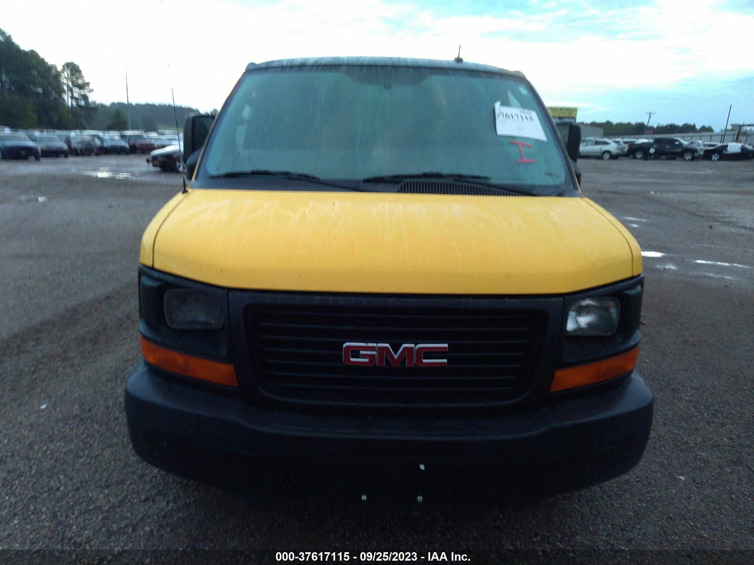 Photo 5 VIN: 1GTS8AF44E1131855 - GMC SAVANA 