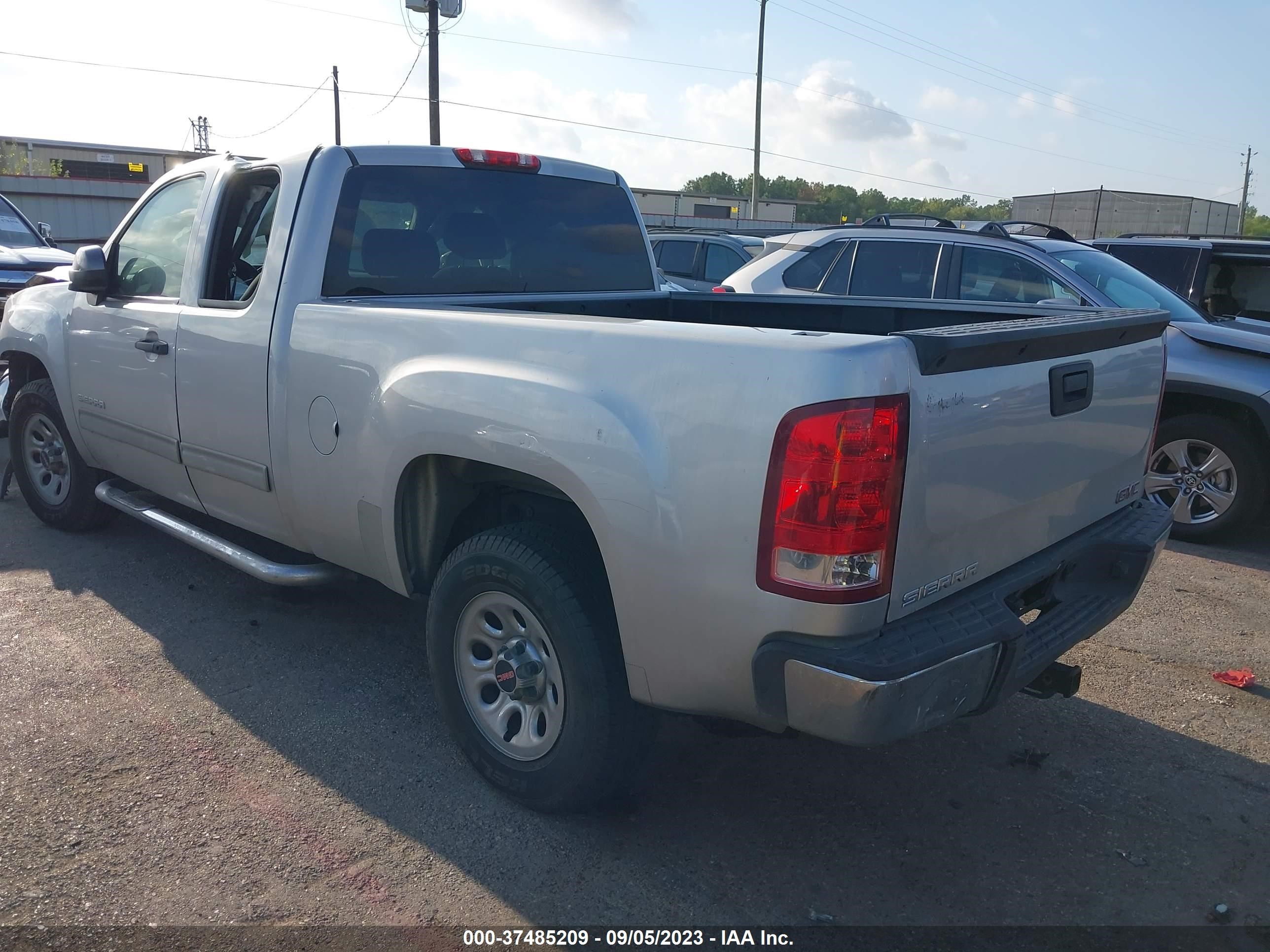 Photo 2 VIN: 1GTSCUEA2AZ250880 - GMC SIERRA 