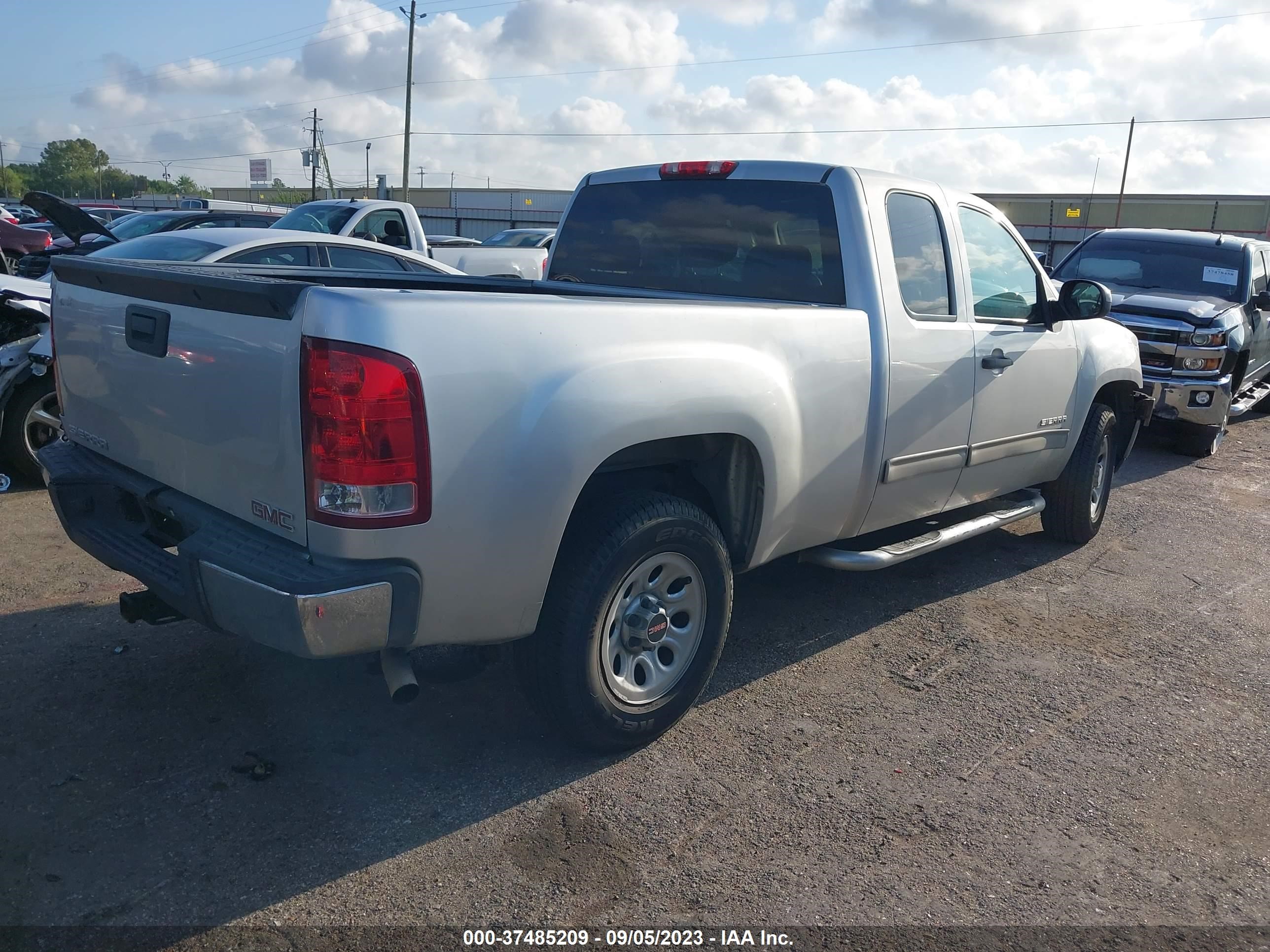 Photo 3 VIN: 1GTSCUEA2AZ250880 - GMC SIERRA 