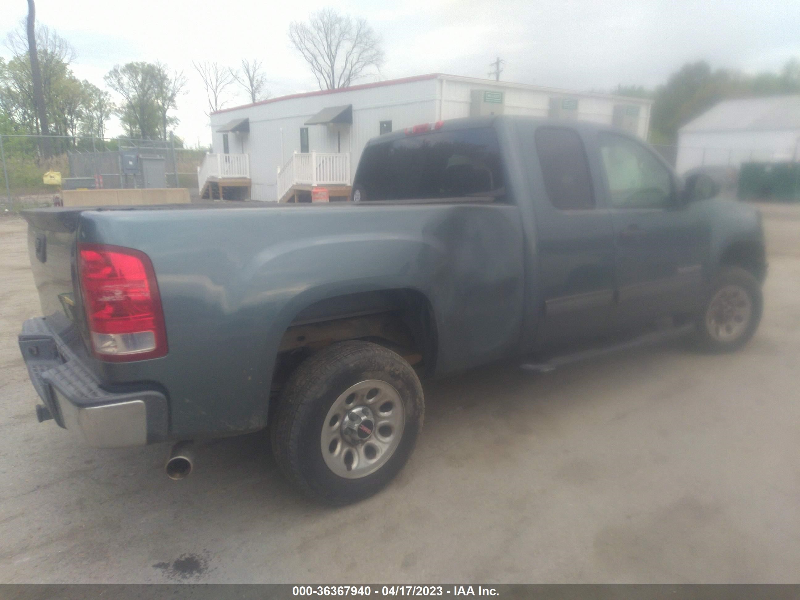 Photo 3 VIN: 1GTSCVEA6AZ127802 - GMC SIERRA 