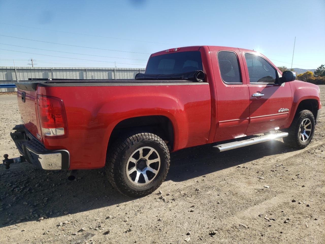 Photo 2 VIN: 1GTSKUEA2AZ114512 - GMC SIERRA 