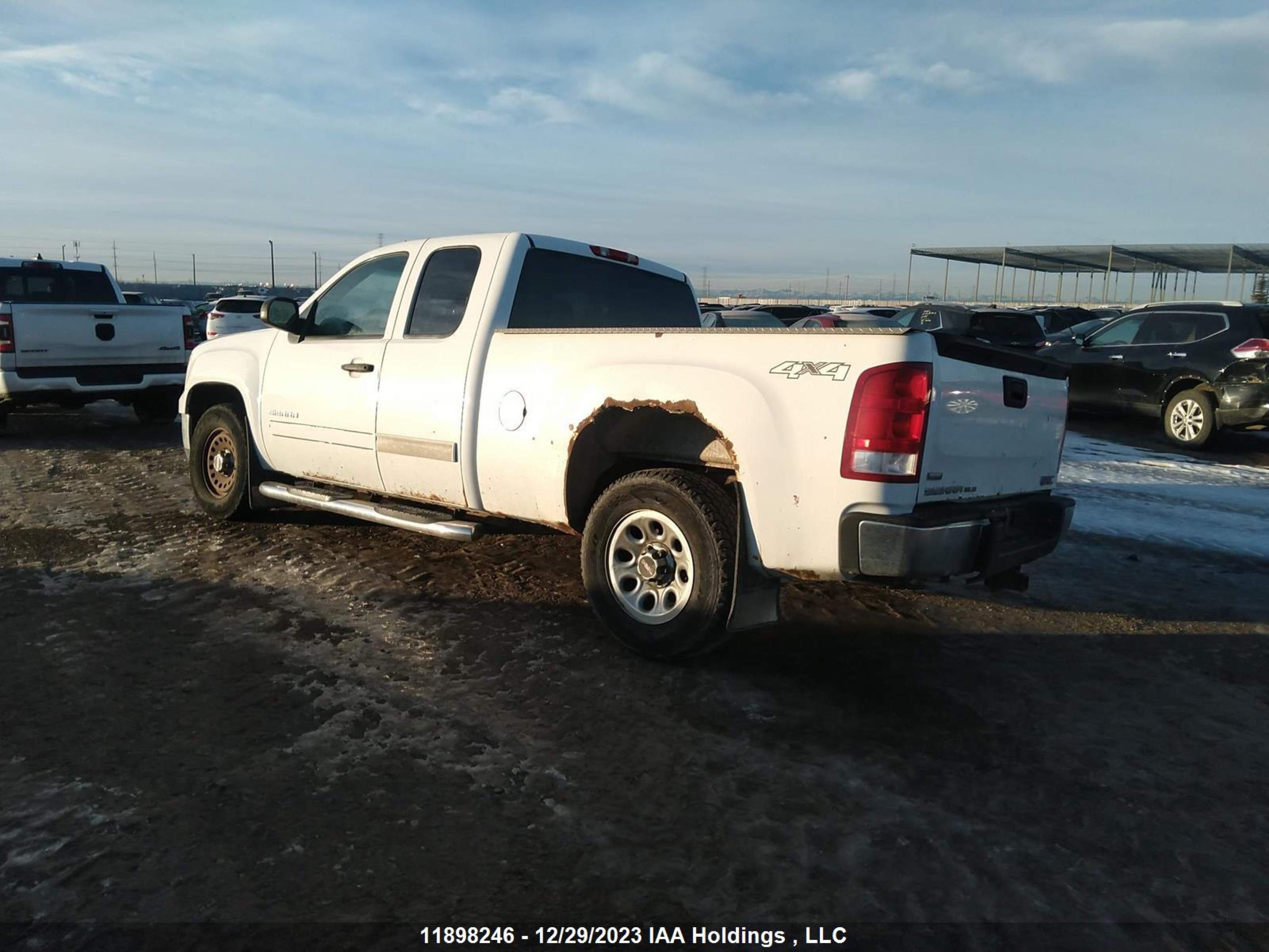 Photo 2 VIN: 1GTSKVE30AZ115181 - GMC SIERRA 