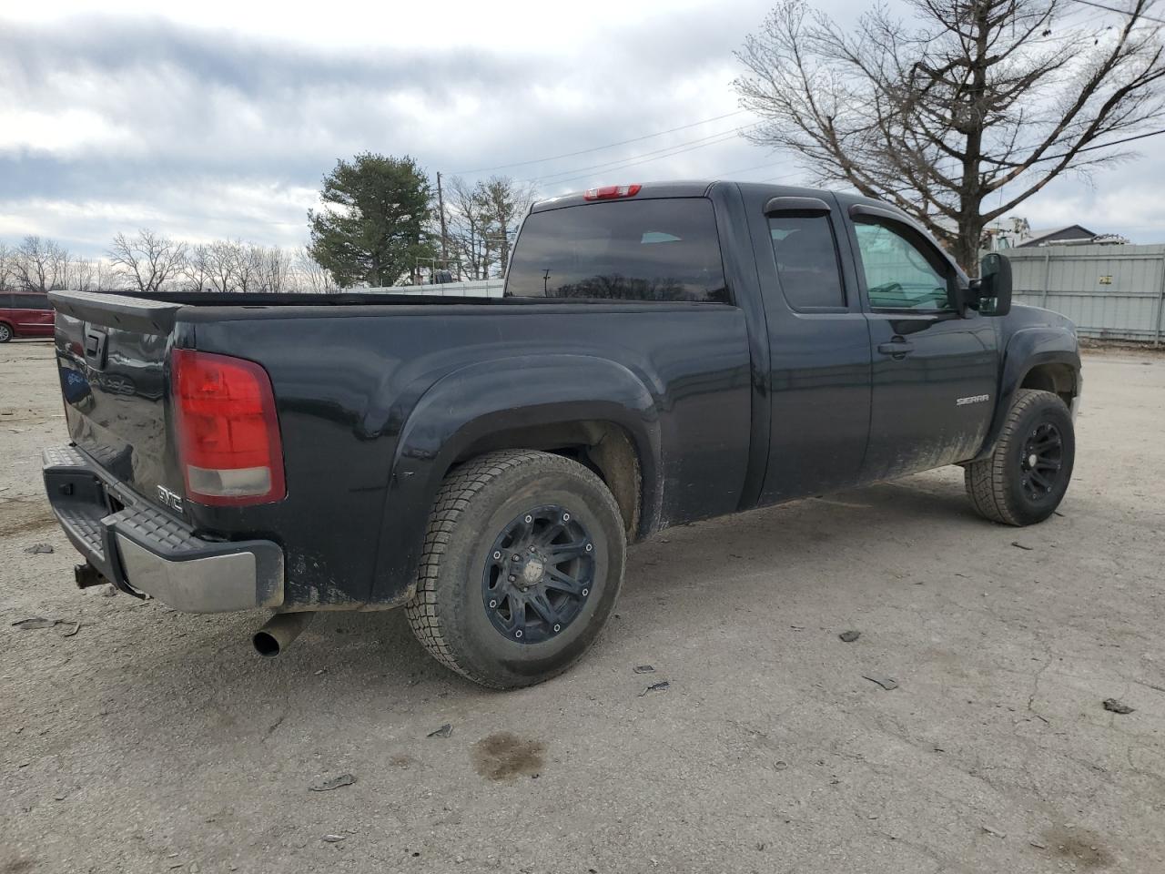 Photo 2 VIN: 1GTSKVE31AZ274811 - GMC SIERRA 