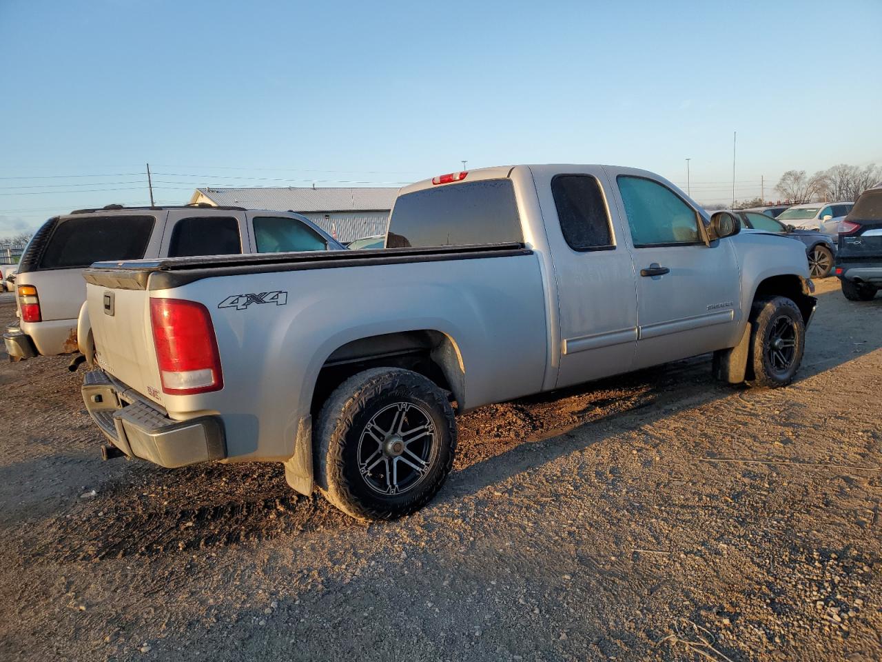 Photo 2 VIN: 1GTSKVE38AZ237500 - GMC SIERRA 