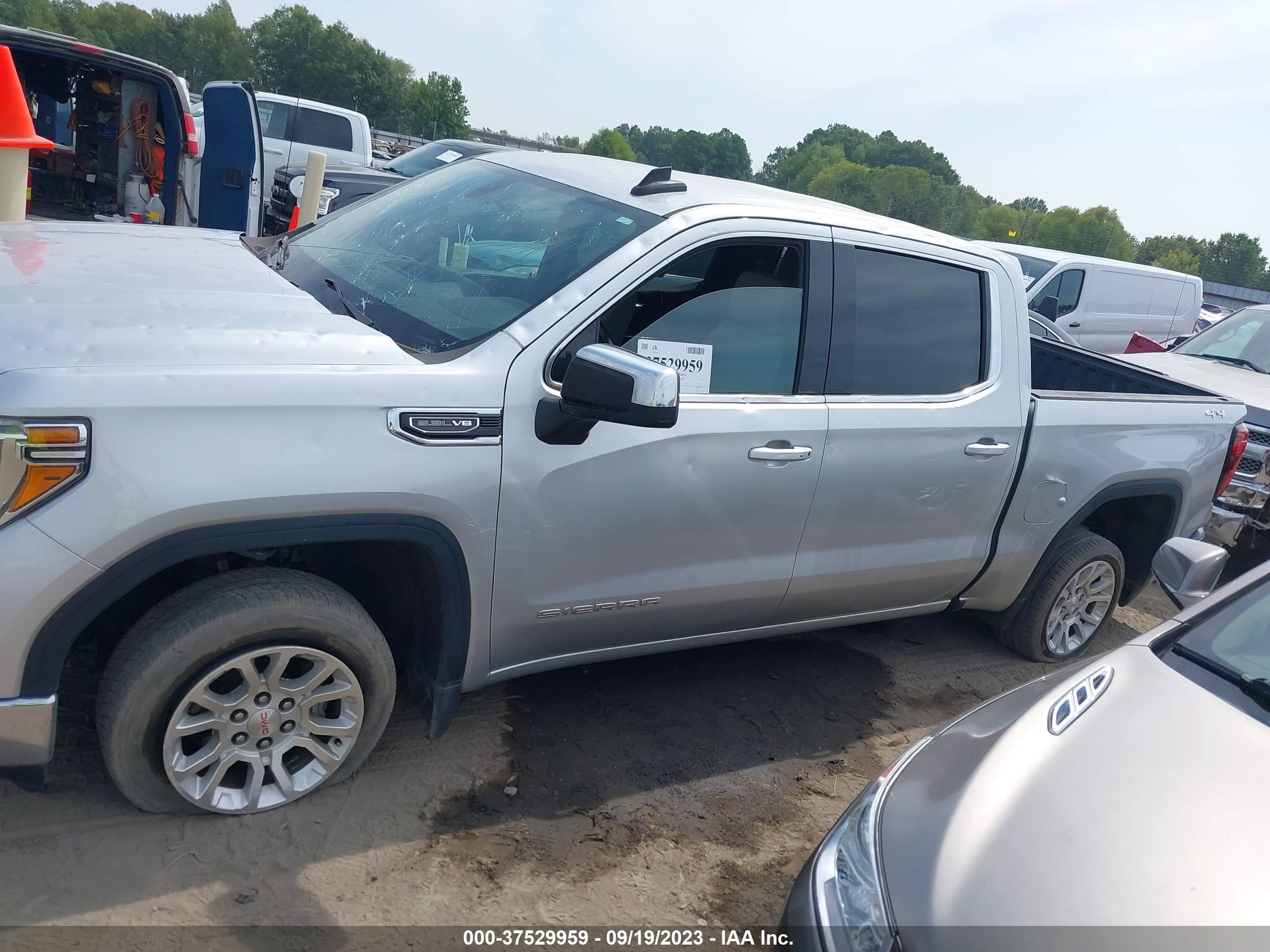 Photo 13 VIN: 1GTU9BED6KZ422982 - GMC SIERRA 