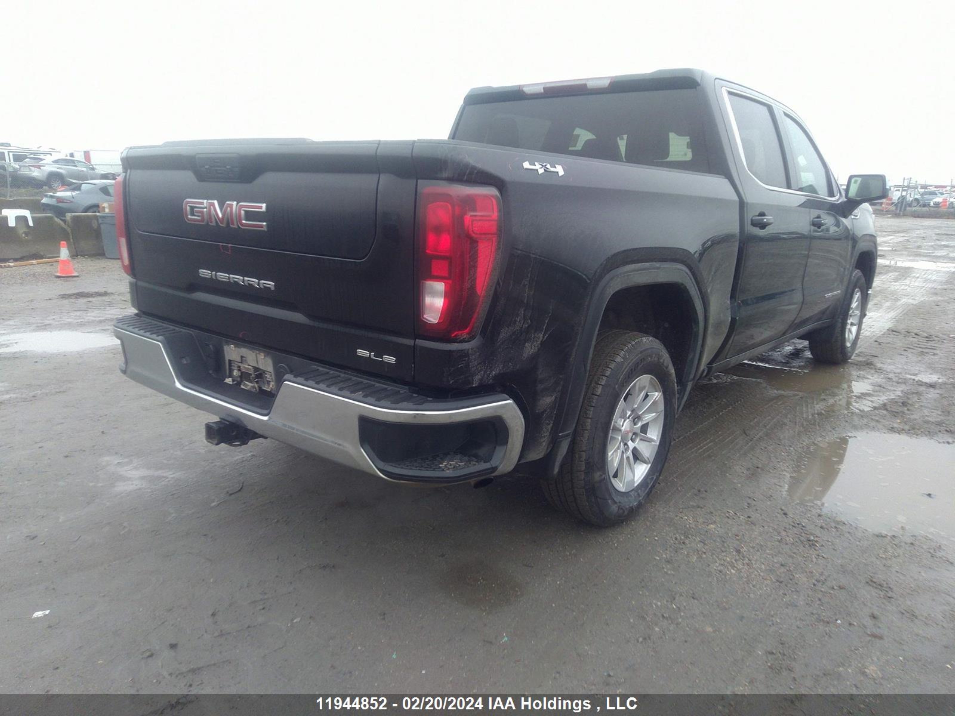 Photo 3 VIN: 1GTU9BED9MZ305657 - GMC SIERRA 