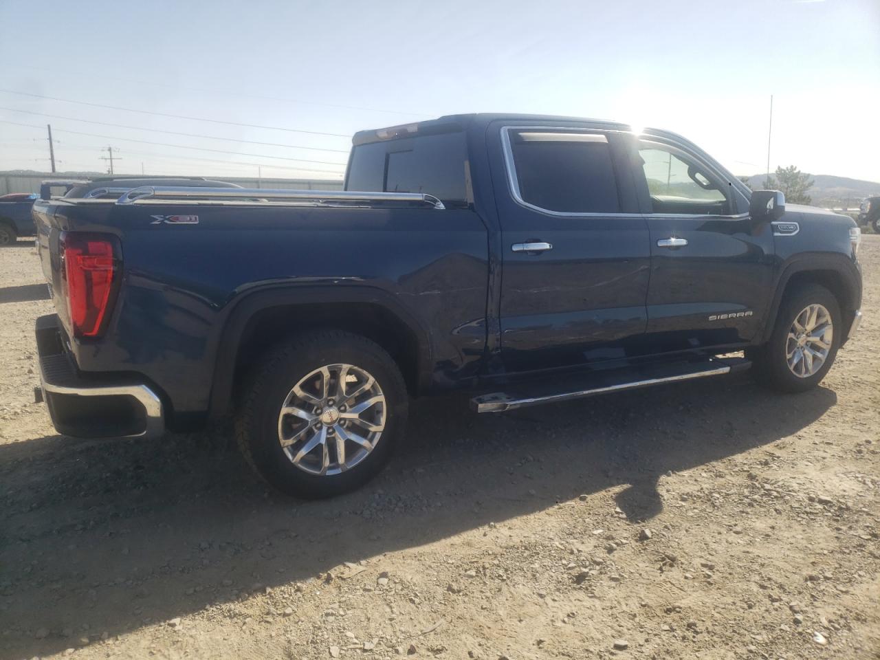 Photo 2 VIN: 1GTU9DED6KZ387825 - GMC SIERRA 