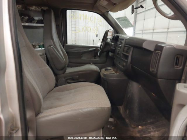 Photo 4 VIN: 1GTUGADX3A1180337 - GMC SAVANA 1500 