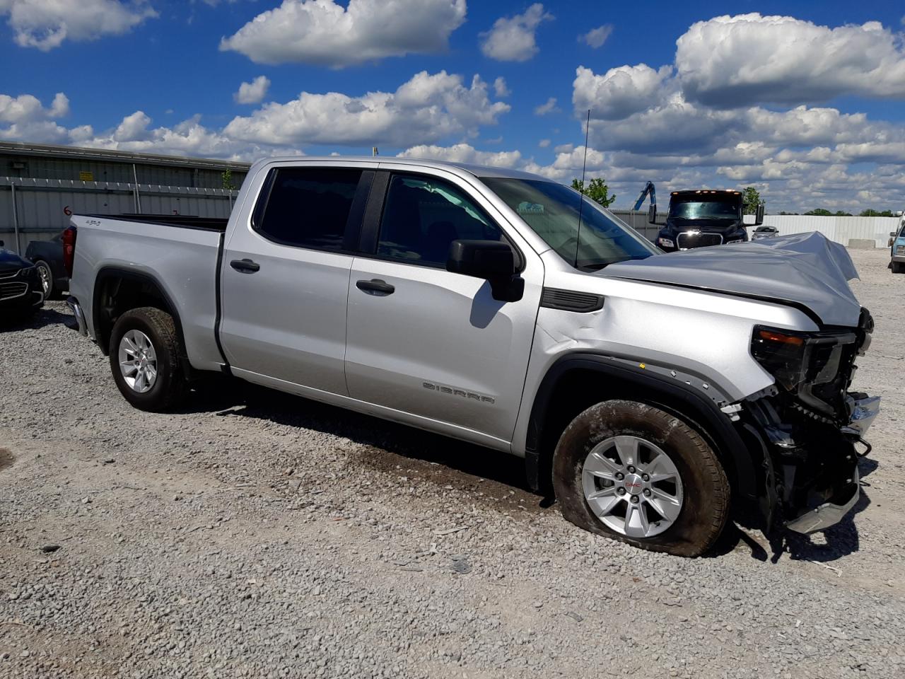 Photo 3 VIN: 1GTUUAED5NZ563541 - GMC SIERRA 