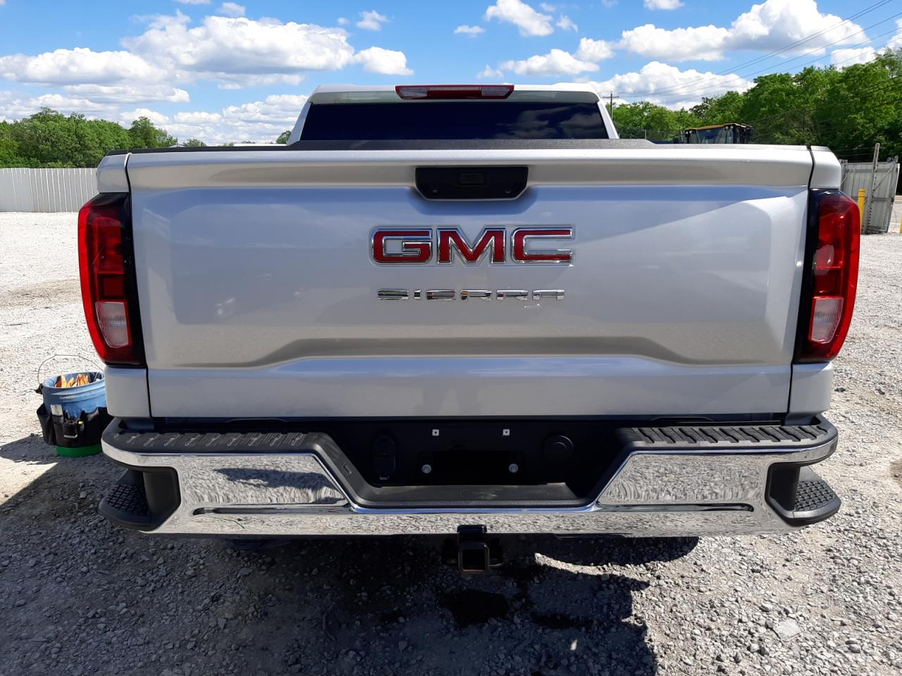 Photo 5 VIN: 1GTUUAED5NZ563541 - GMC SIERRA 