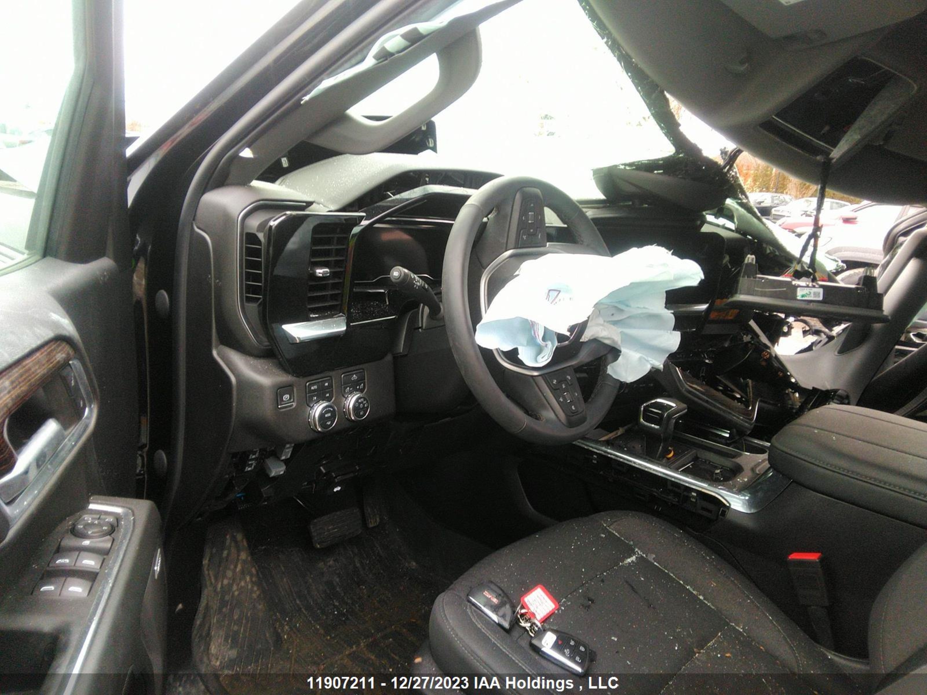 Photo 4 VIN: 1GTUUCED8PZ317159 - GMC SIERRA 