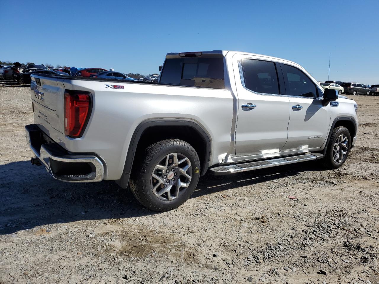 Photo 2 VIN: 1GTUUDED5NZ558454 - GMC SIERRA 