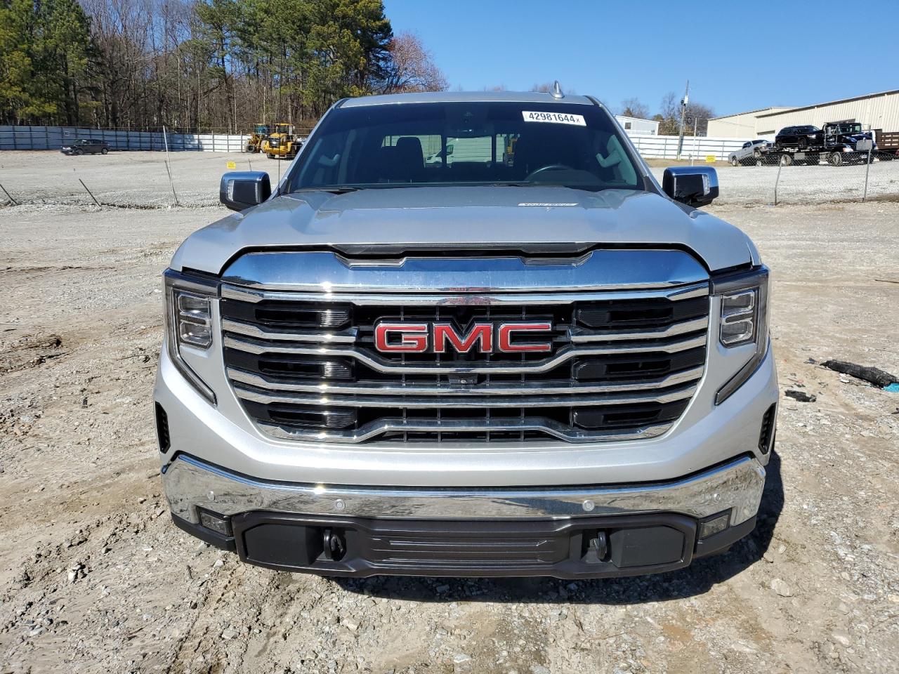 Photo 4 VIN: 1GTUUDED5NZ558454 - GMC SIERRA 