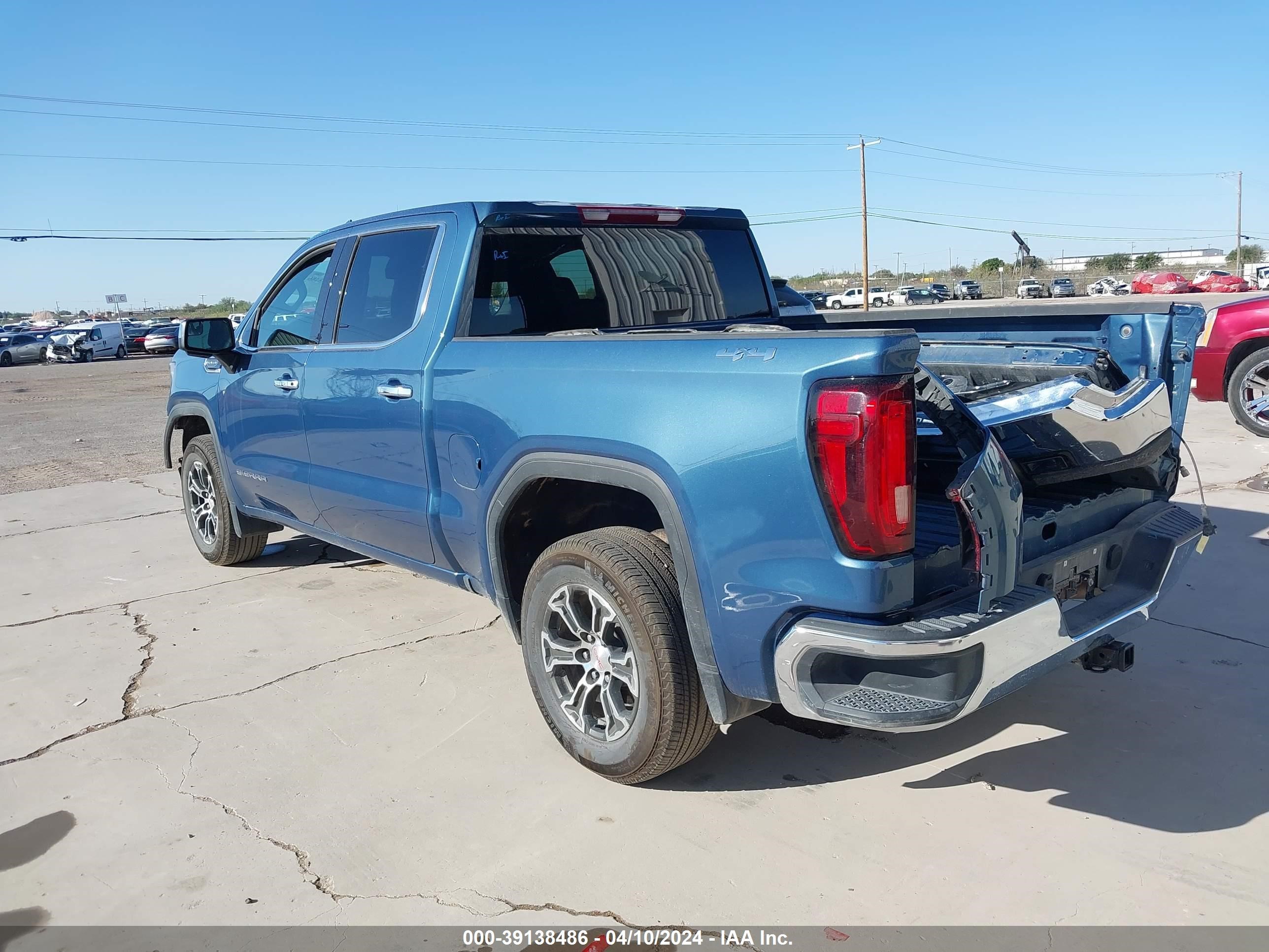 Photo 2 VIN: 1GTUUDED7RZ184418 - GMC SIERRA 