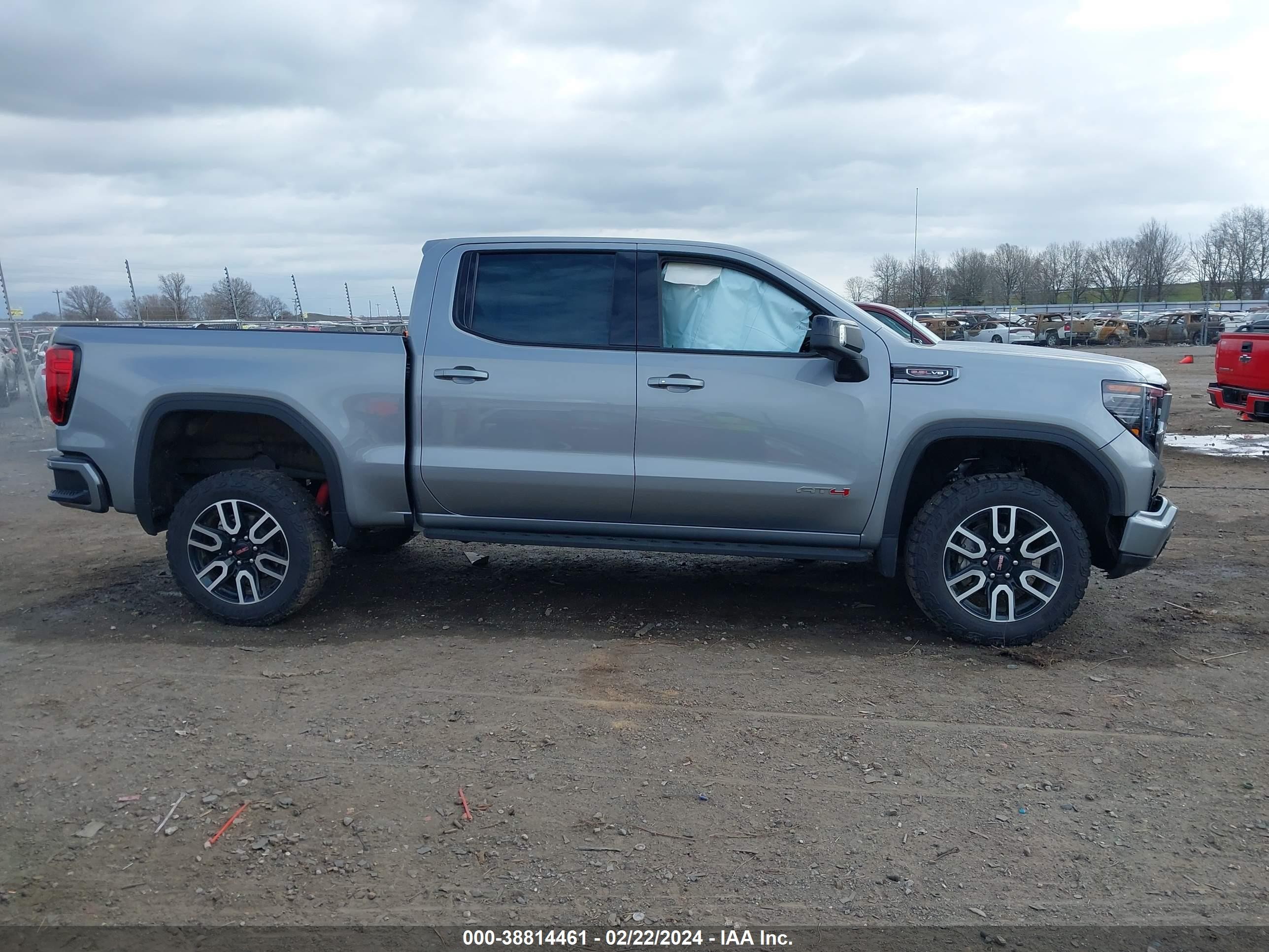 Photo 12 VIN: 1GTUUEEL5RZ148014 - GMC SIERRA 