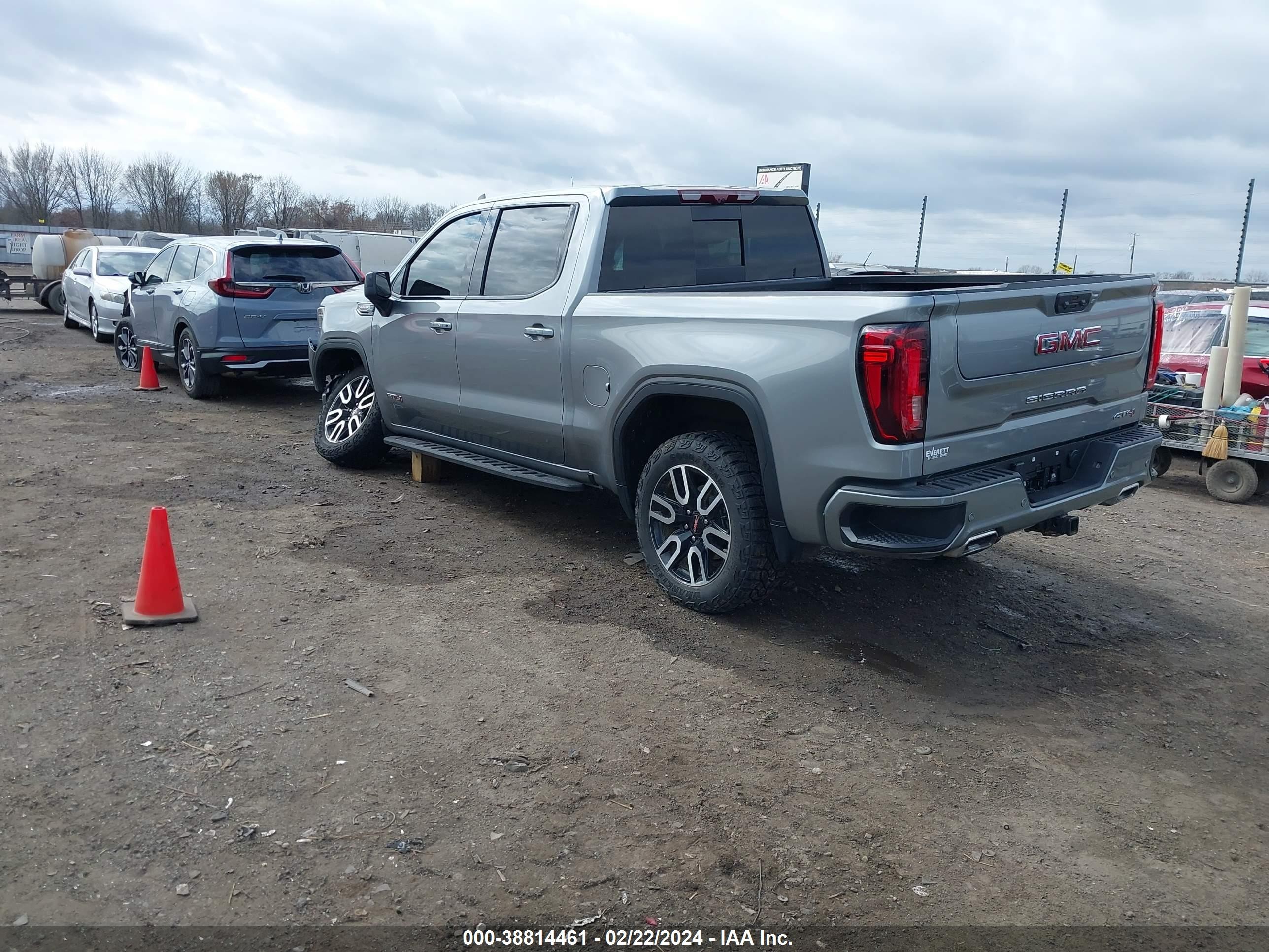 Photo 2 VIN: 1GTUUEEL5RZ148014 - GMC SIERRA 