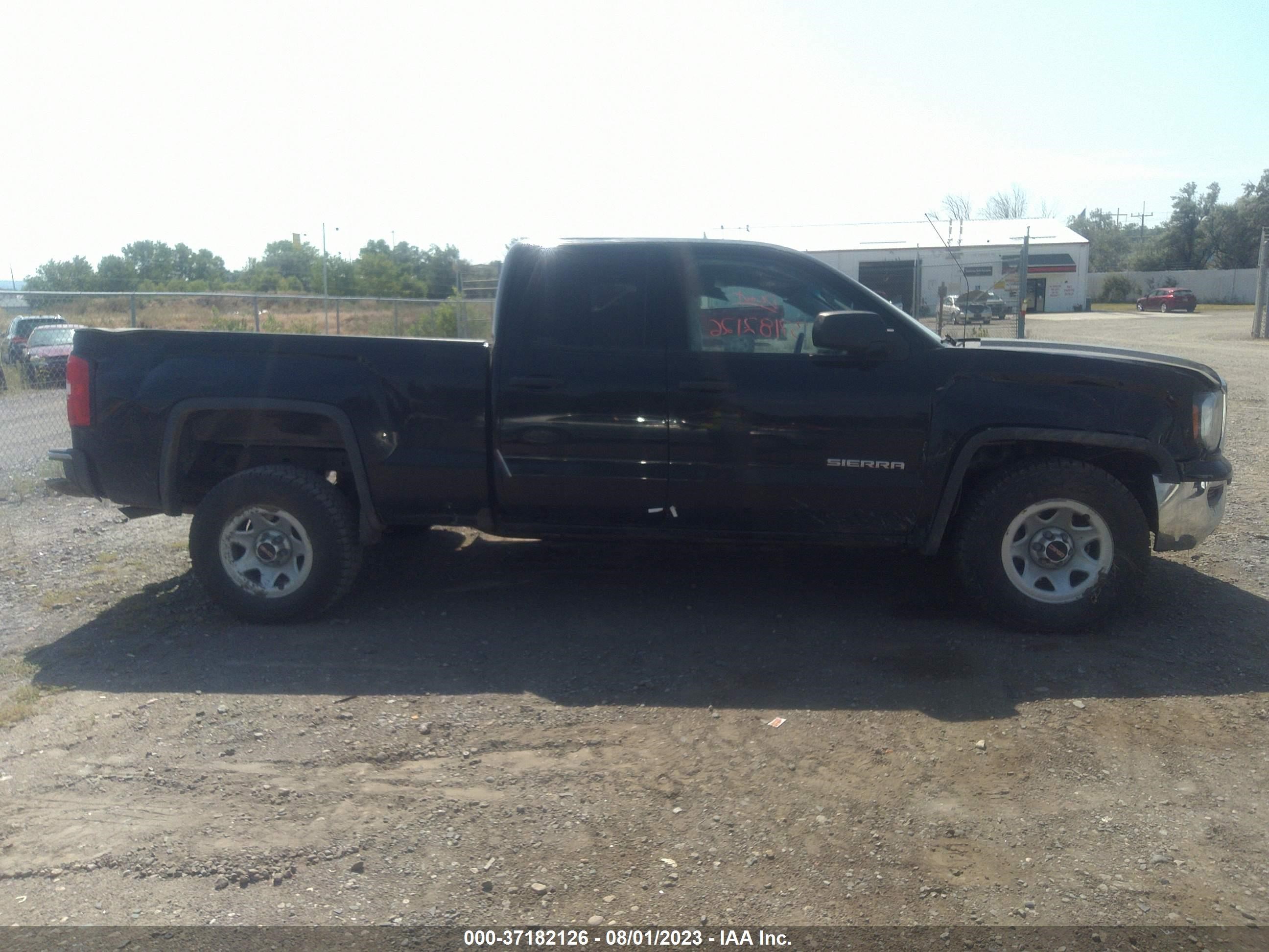 Photo 13 VIN: 1GTV2LEC1JZ346530 - GMC SIERRA 