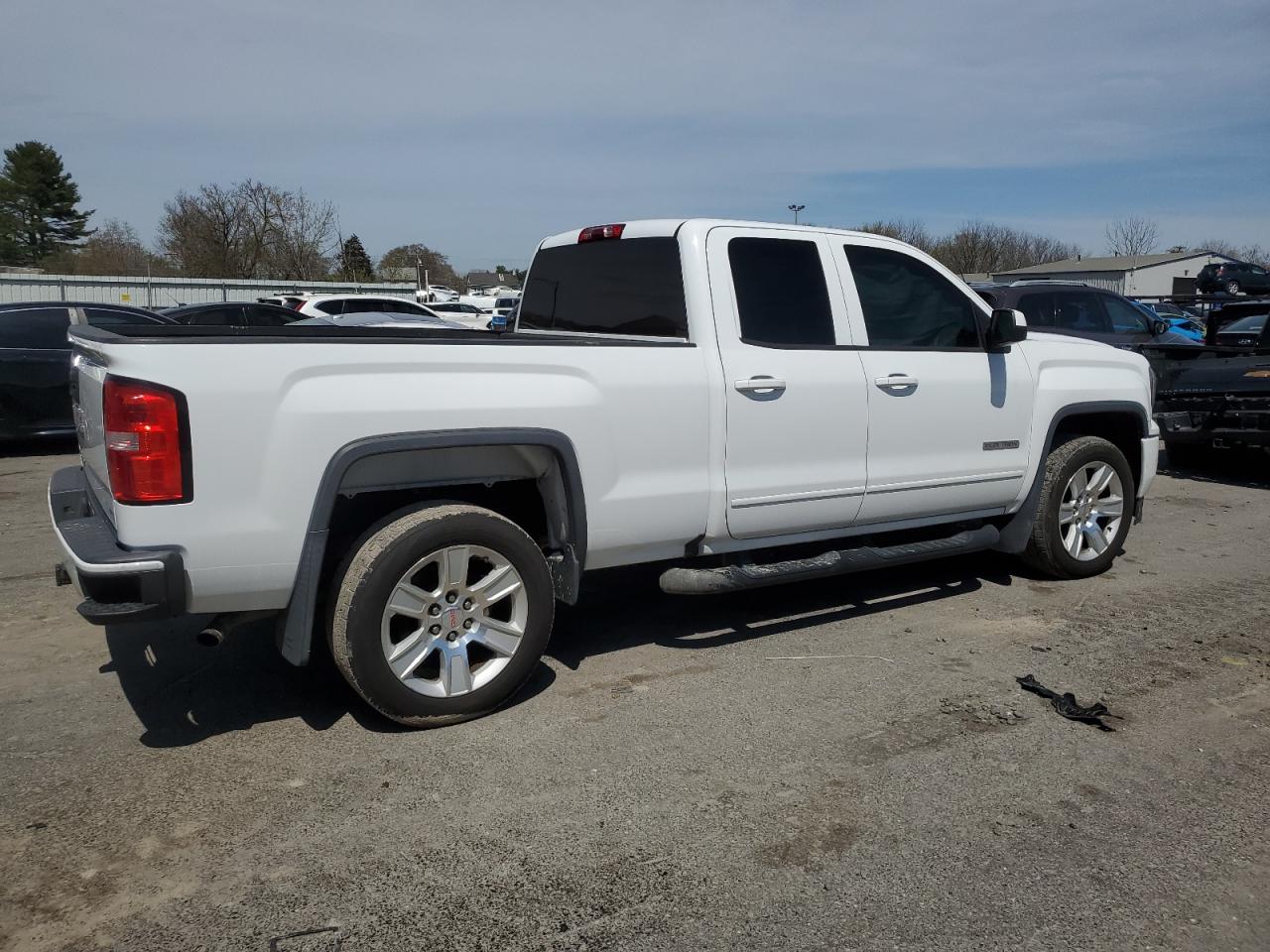 Photo 2 VIN: 1GTV2LEC2GZ358274 - GMC SIERRA 