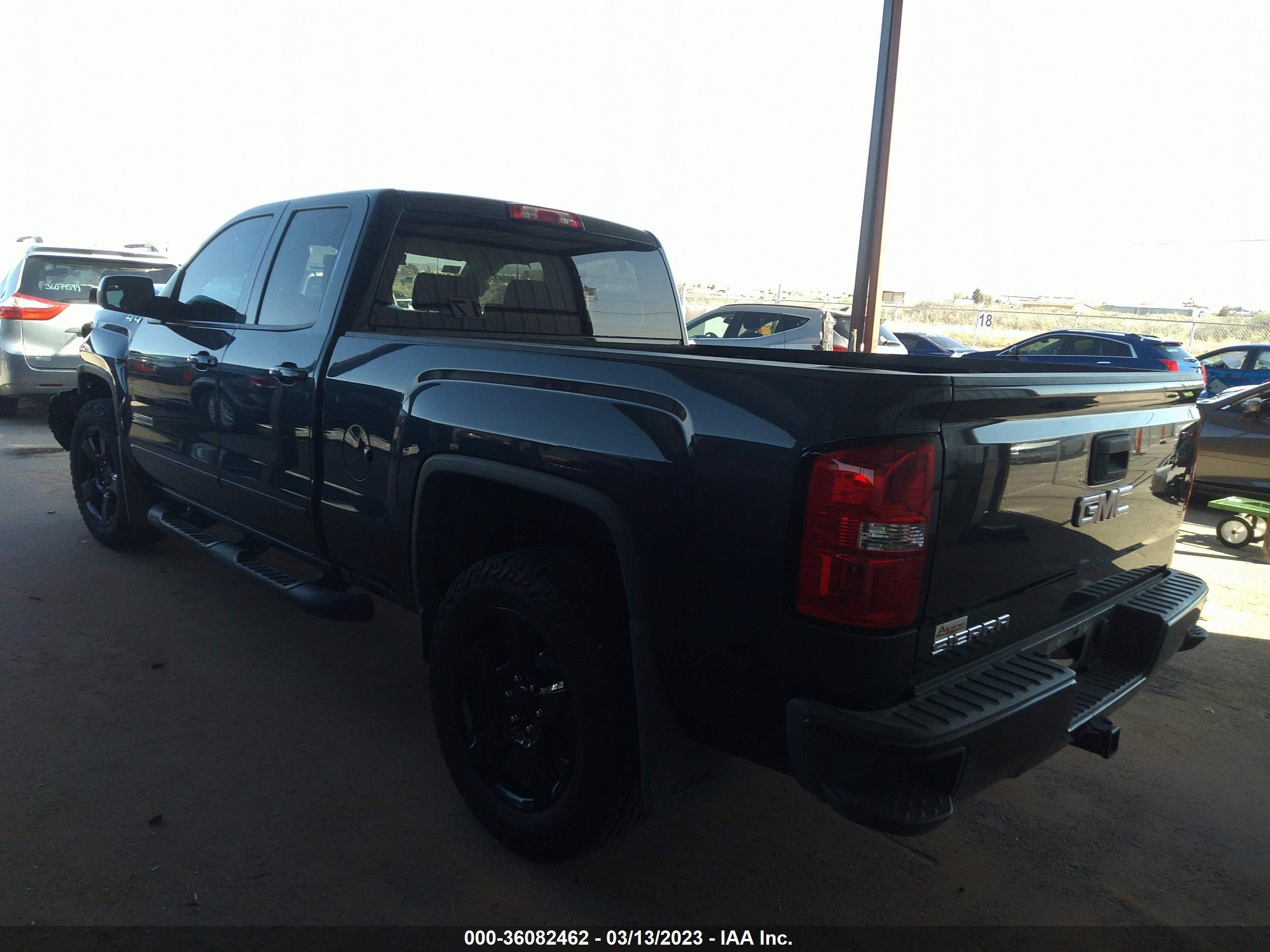 Photo 2 VIN: 1GTV2LEC3JZ145664 - GMC SIERRA 