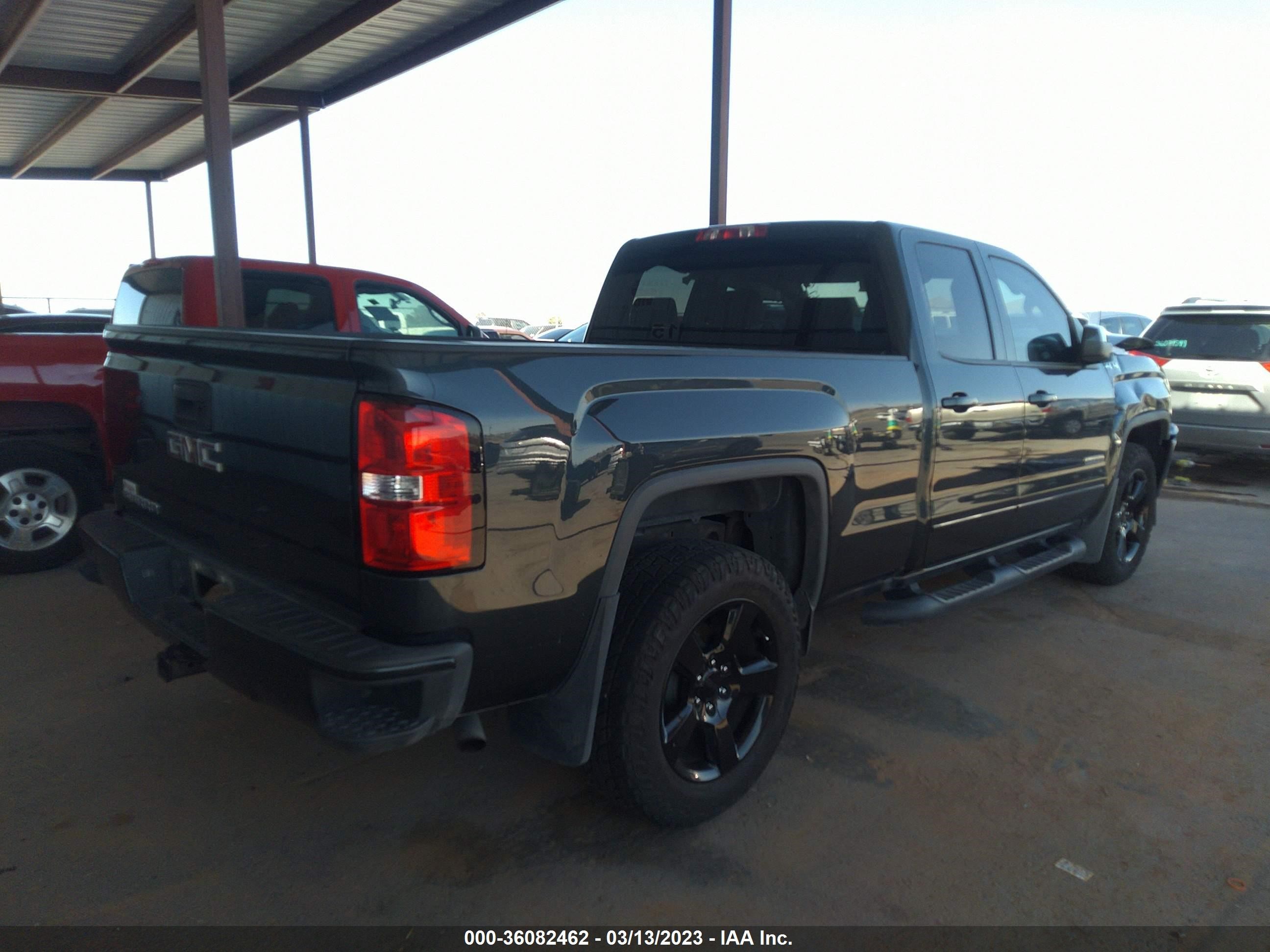 Photo 3 VIN: 1GTV2LEC3JZ145664 - GMC SIERRA 